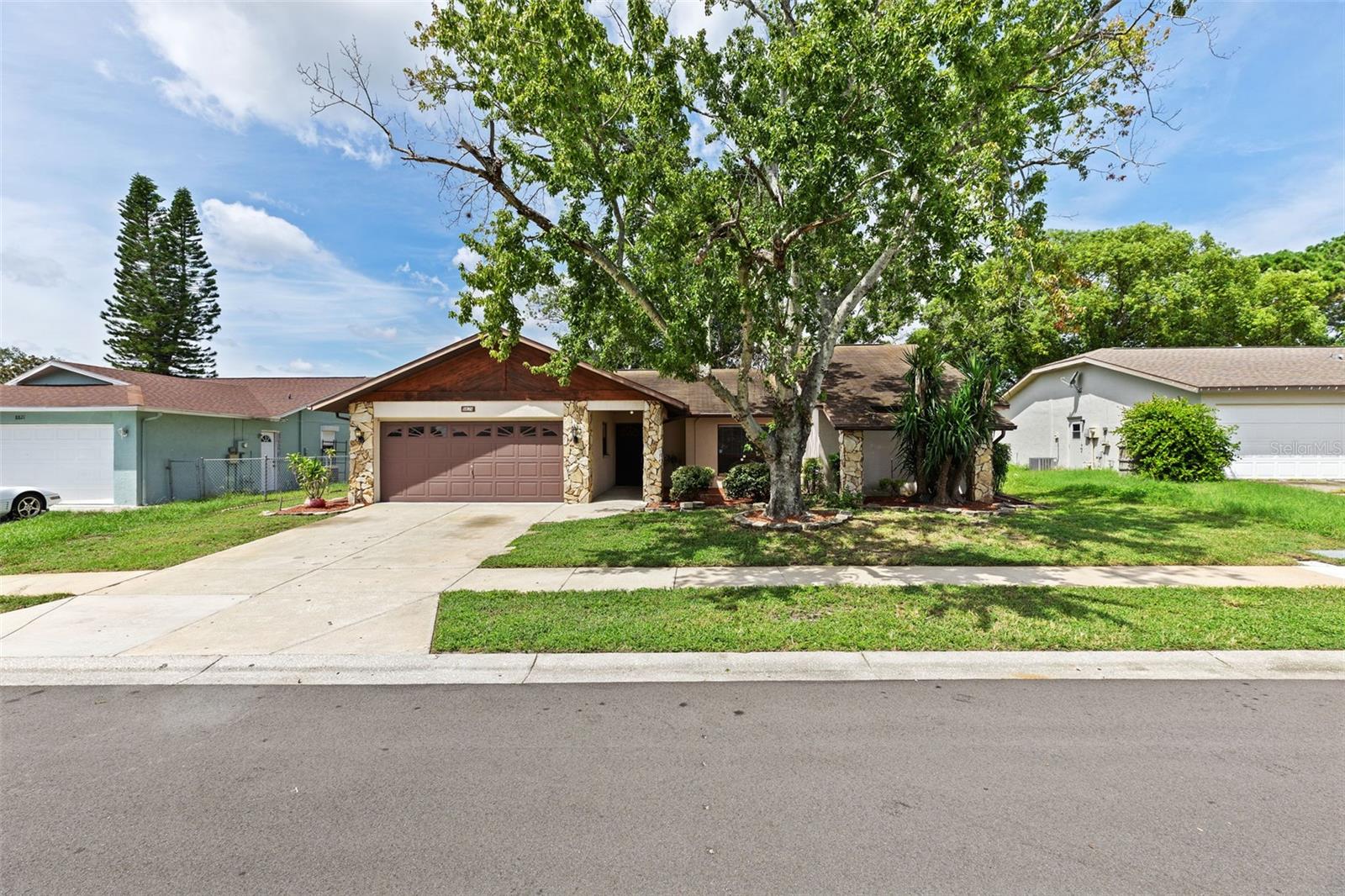 Image 13 of 43 For 8829 Bermuda Lane