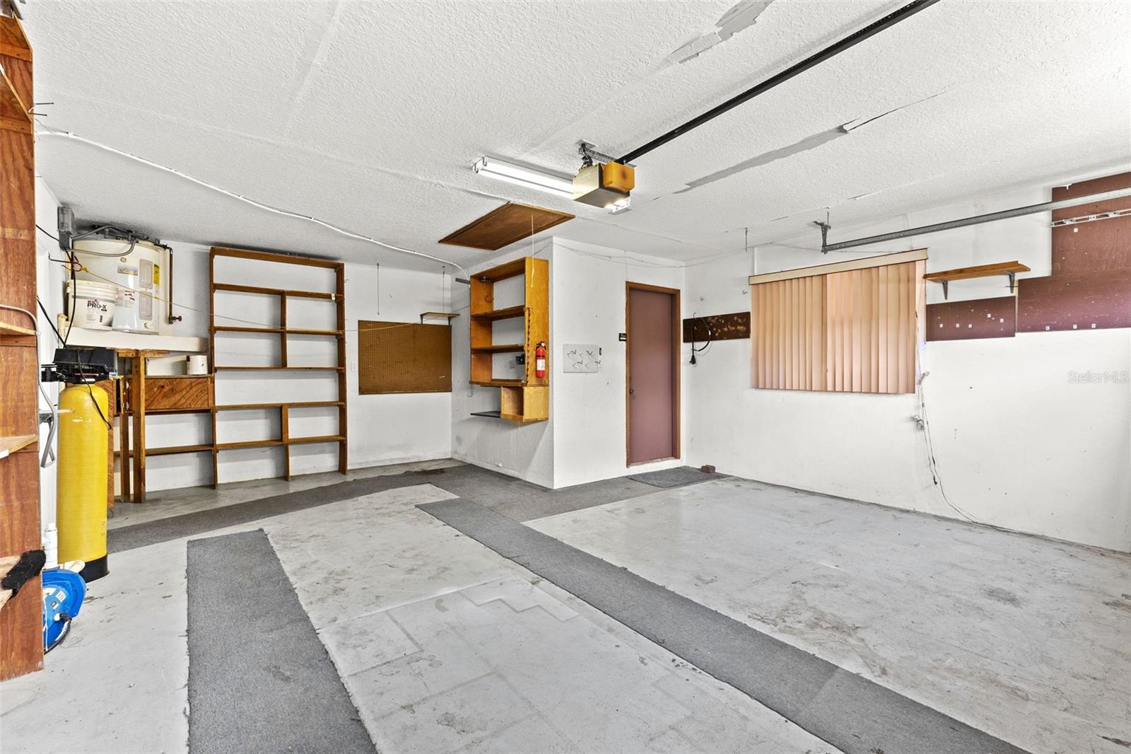 Image 17 of 43 For 8829 Bermuda Lane