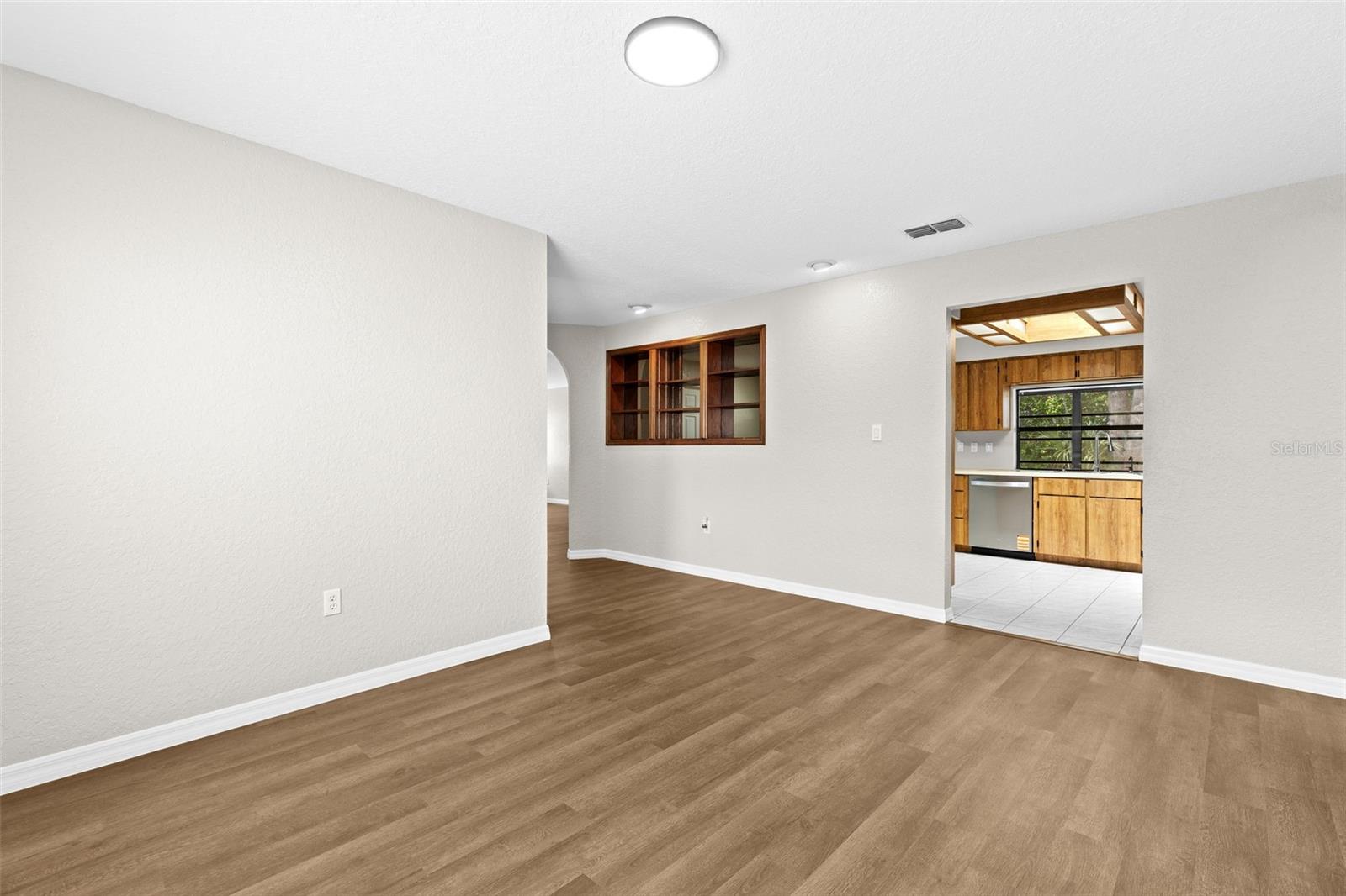 Image 21 of 43 For 8829 Bermuda Lane
