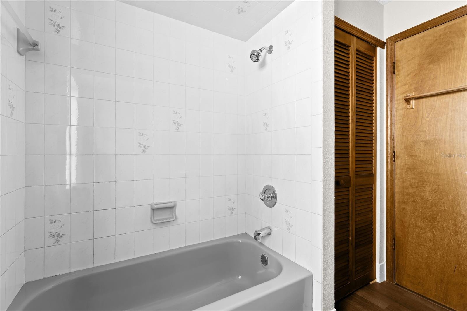Image 25 of 43 For 8829 Bermuda Lane