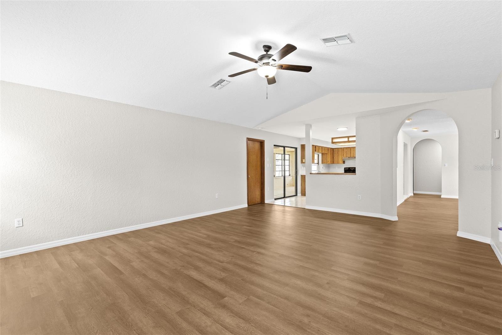 Image 29 of 43 For 8829 Bermuda Lane