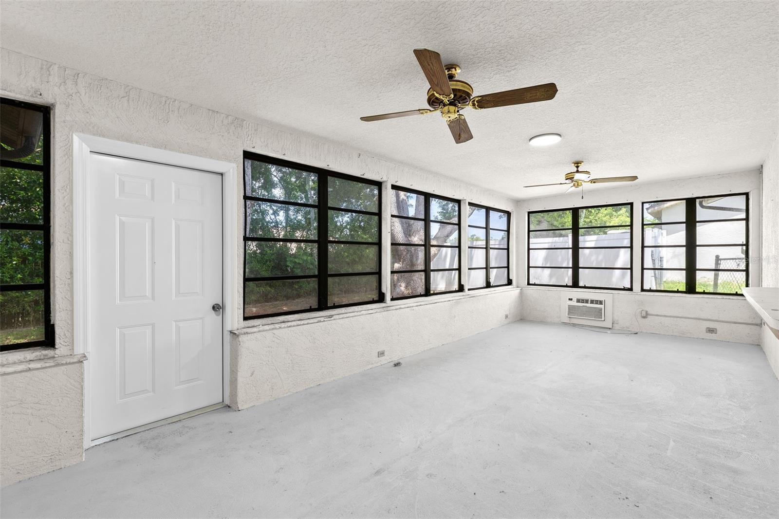 Image 39 of 43 For 8829 Bermuda Lane