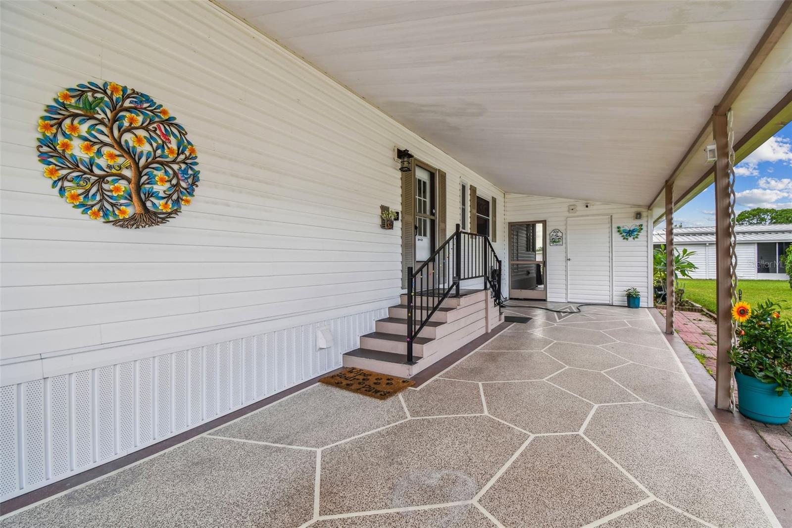 Listing photo id 8 for 3211 Southport Drive