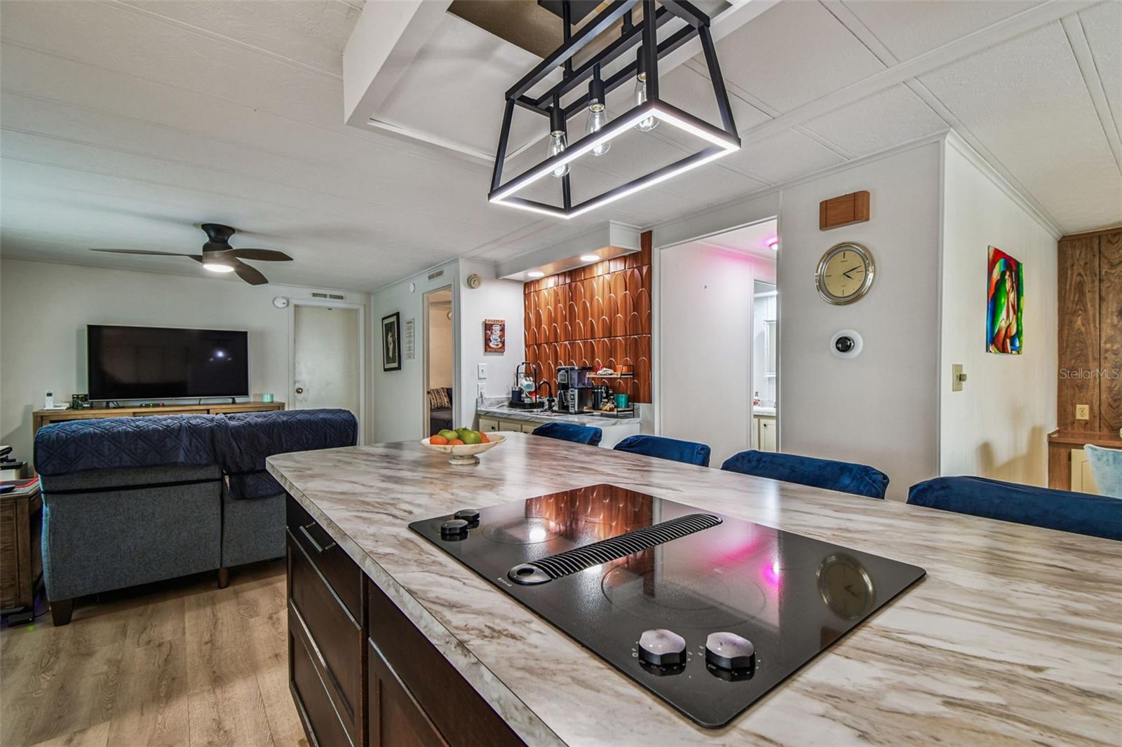 Listing photo id 20 for 3211 Southport Drive