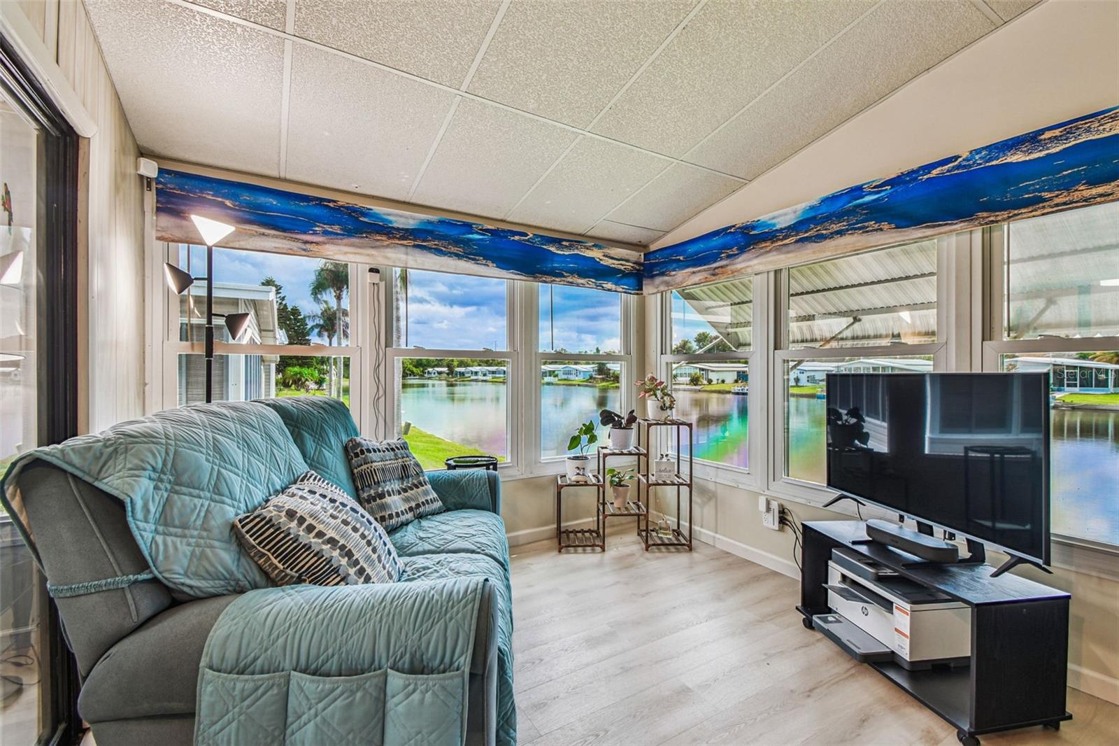 Listing photo id 26 for 3211 Southport Drive