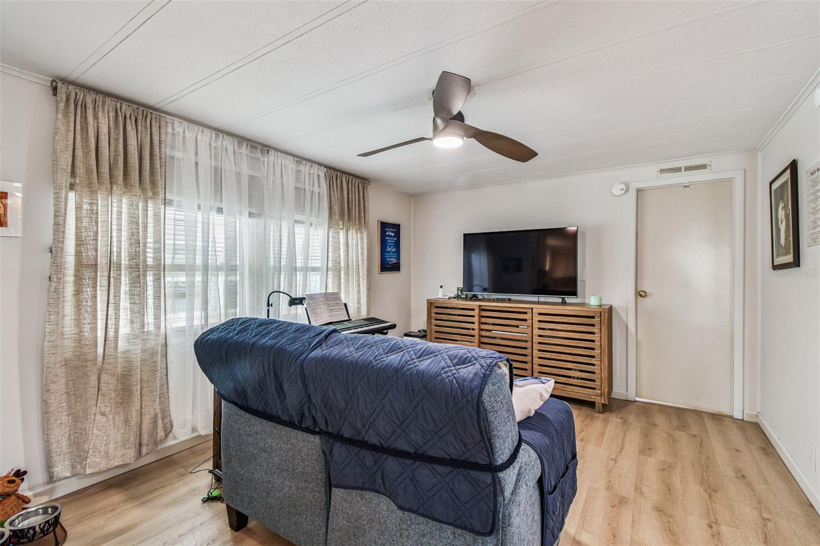 Listing photo id 29 for 3211 Southport Drive