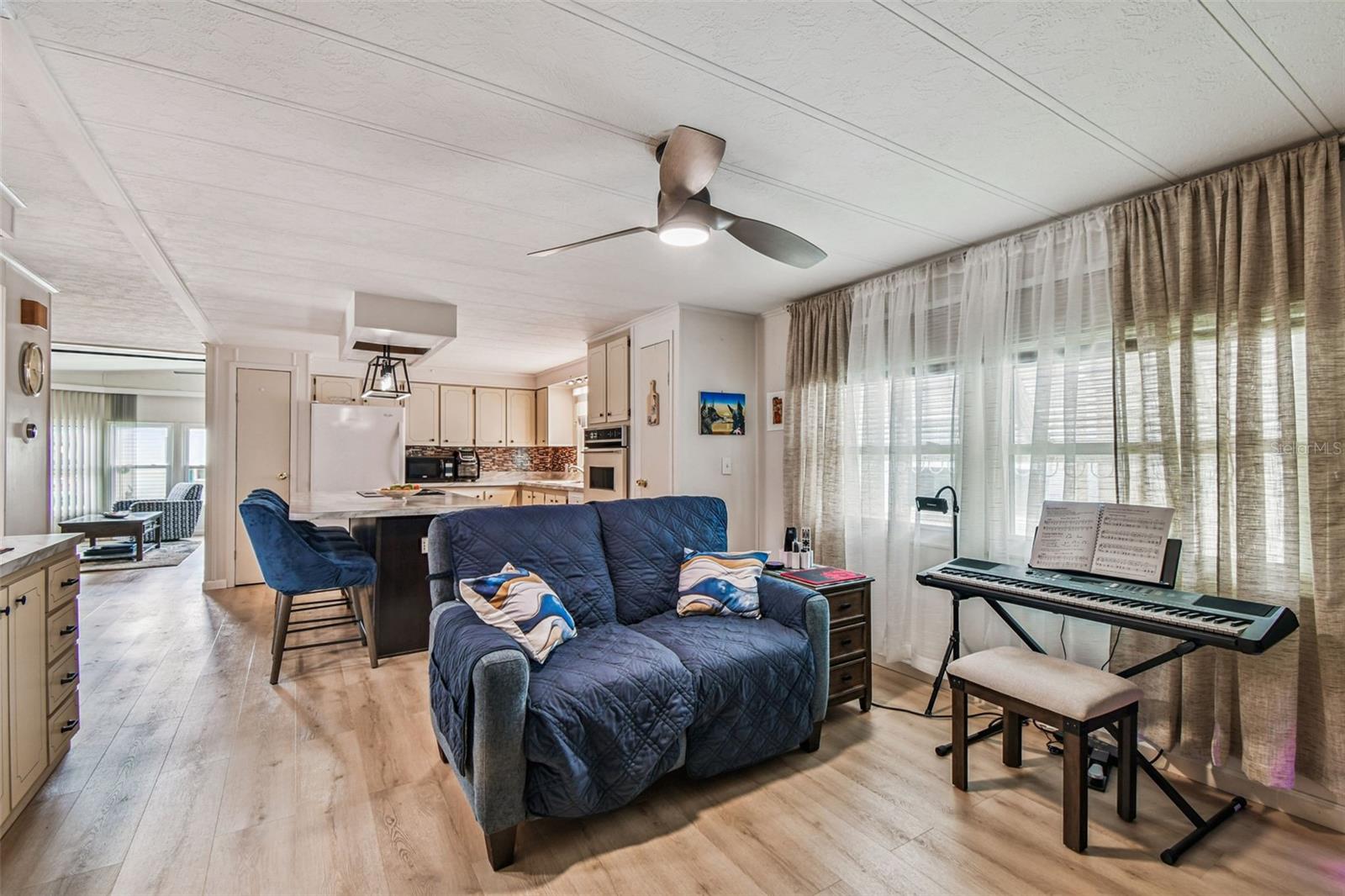 Listing photo id 30 for 3211 Southport Drive