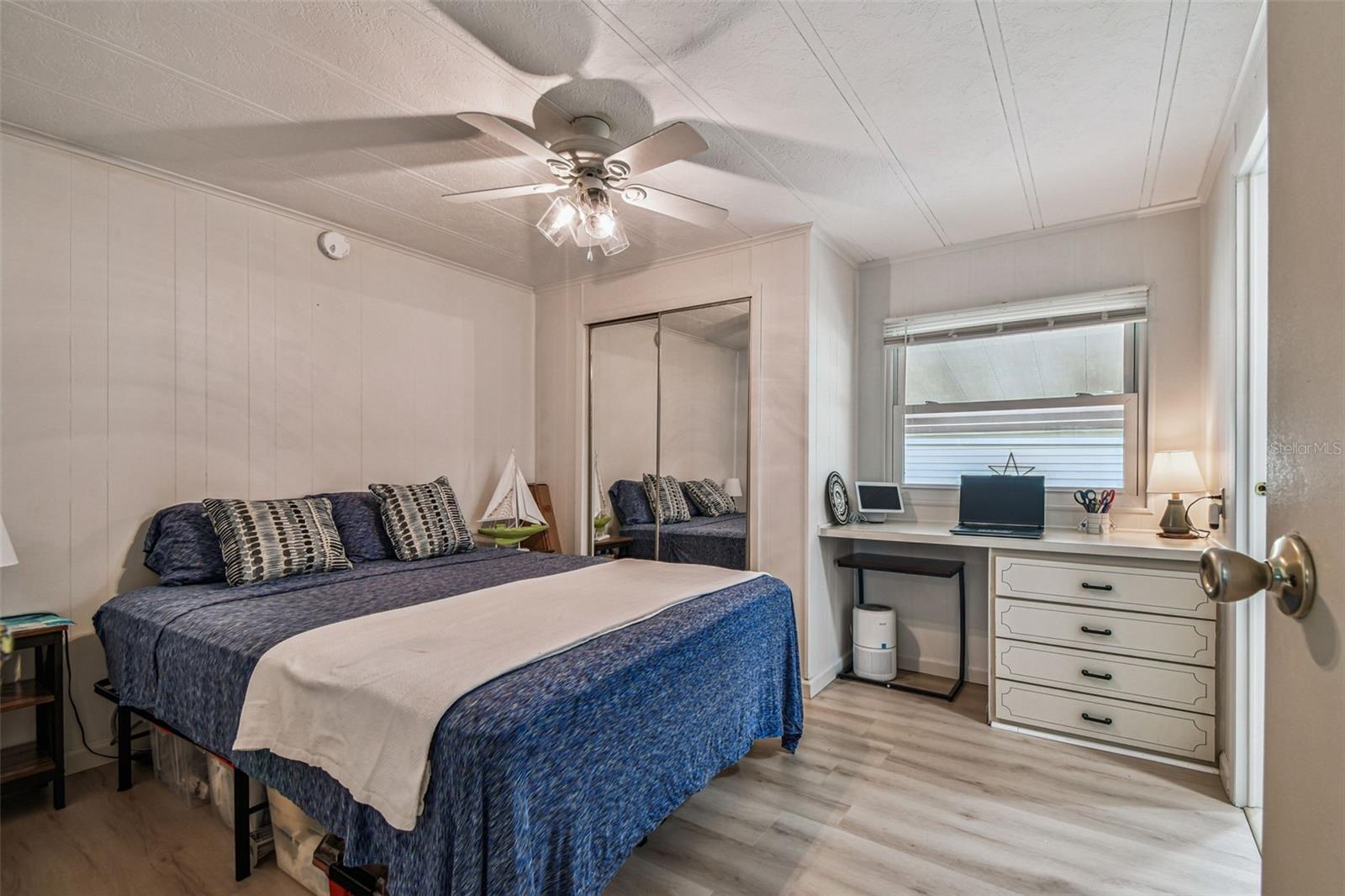 Listing photo id 32 for 3211 Southport Drive