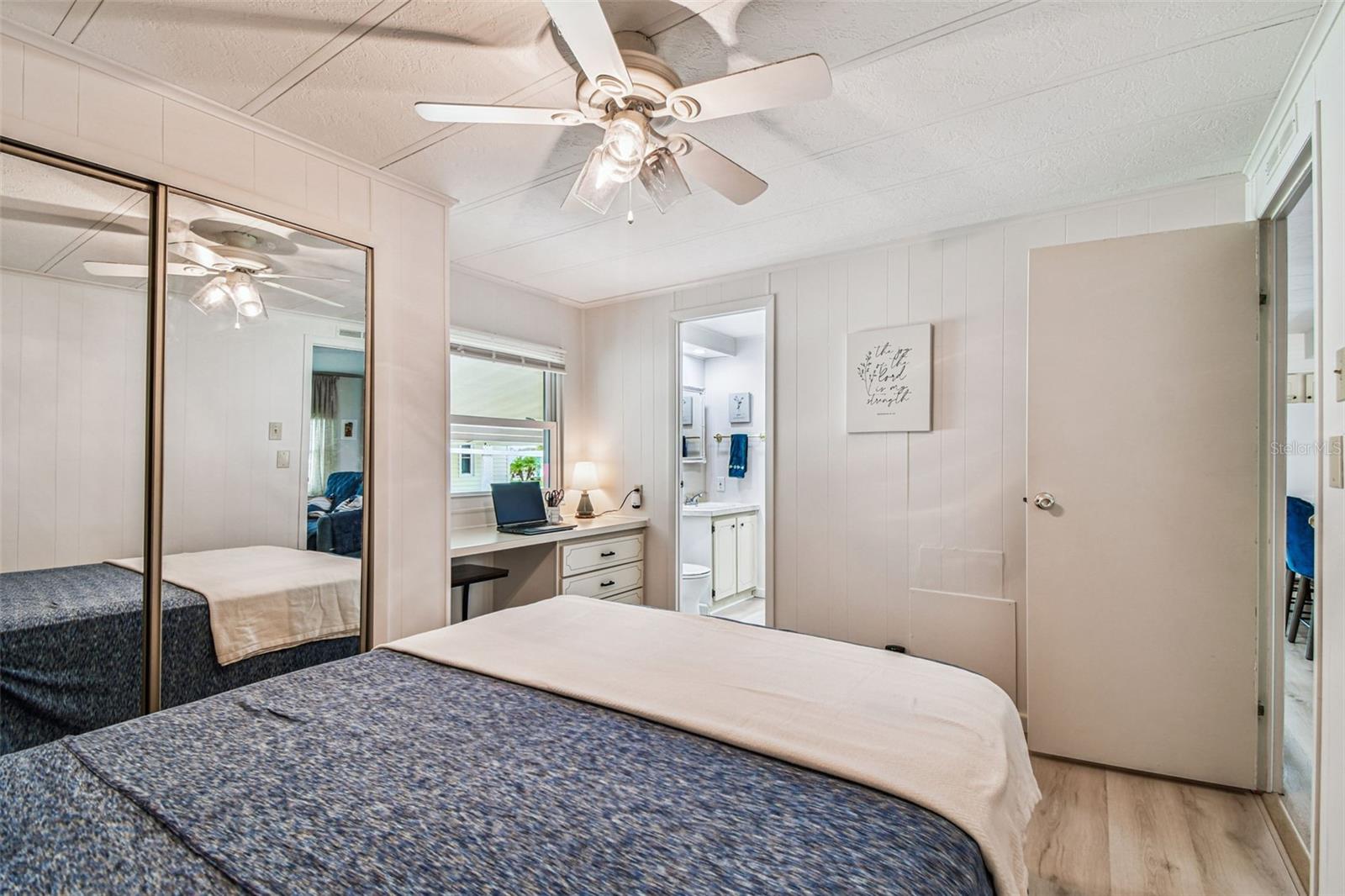 Listing photo id 35 for 3211 Southport Drive