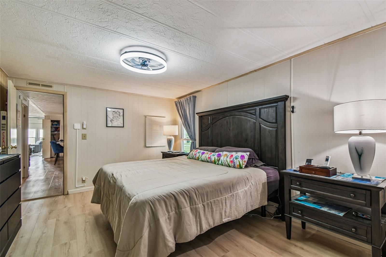 Listing photo id 47 for 3211 Southport Drive