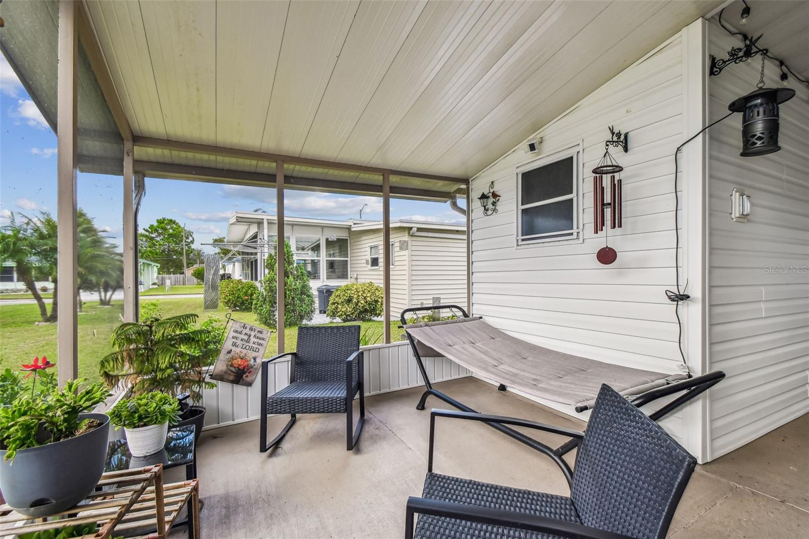 Listing photo id 59 for 3211 Southport Drive