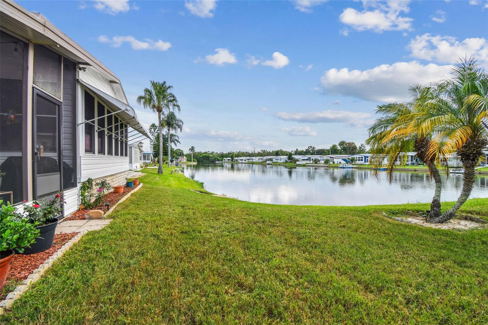 Listing photo id 60 for 3211 Southport Drive