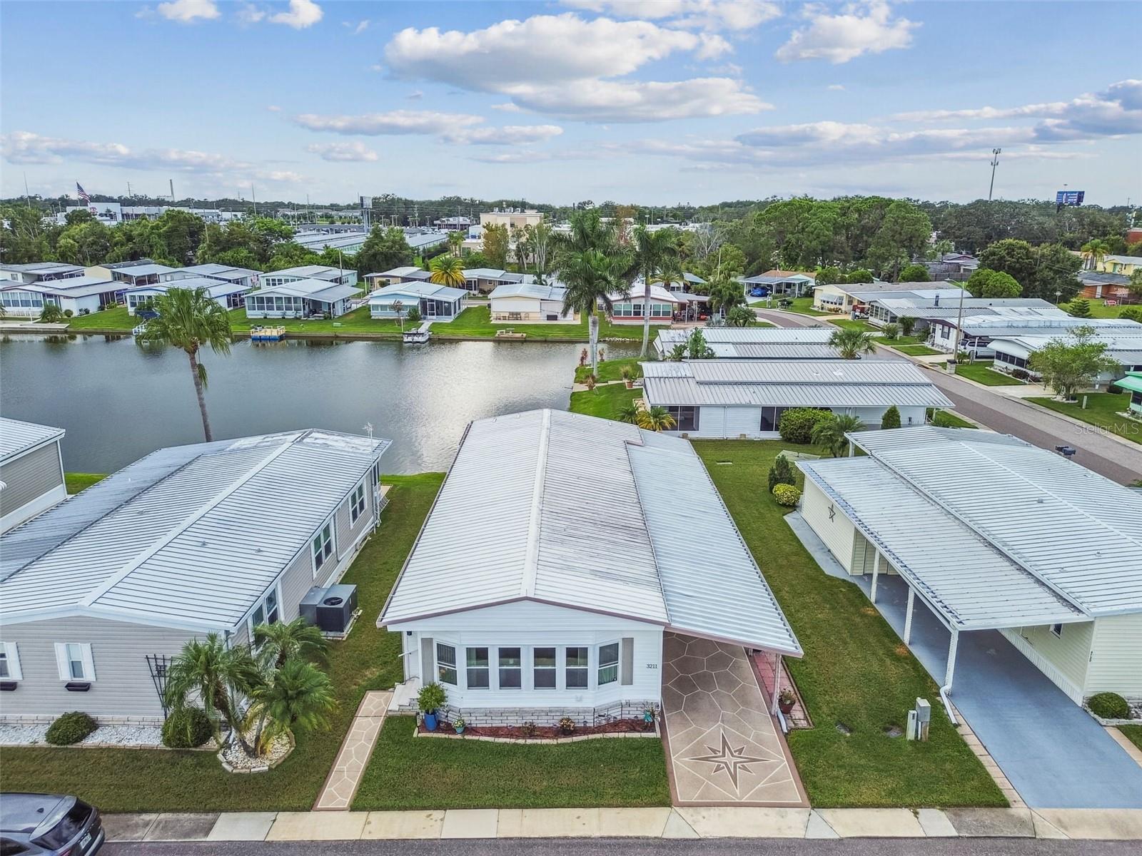 Listing photo id 64 for 3211 Southport Drive