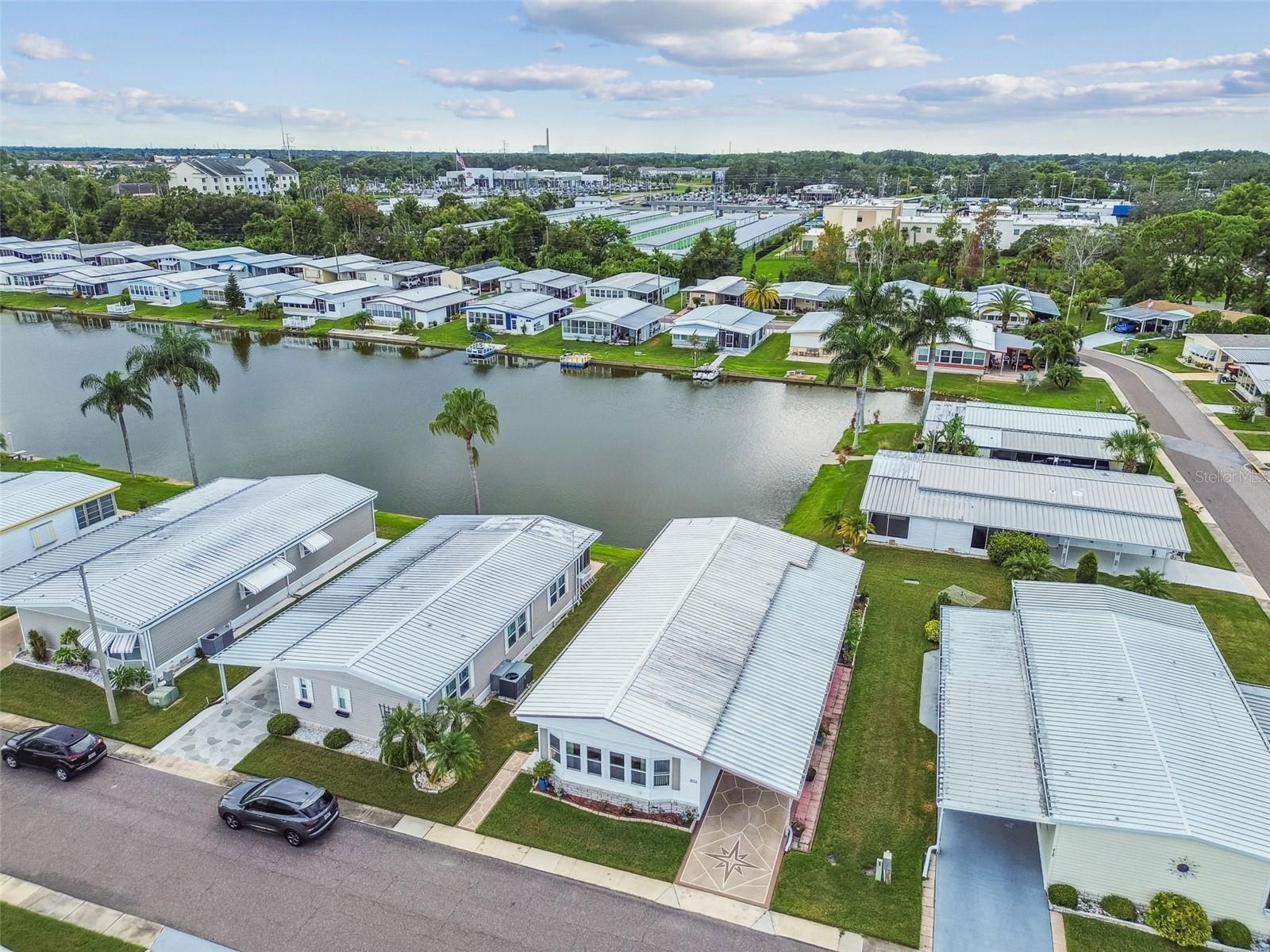 Listing photo id 65 for 3211 Southport Drive