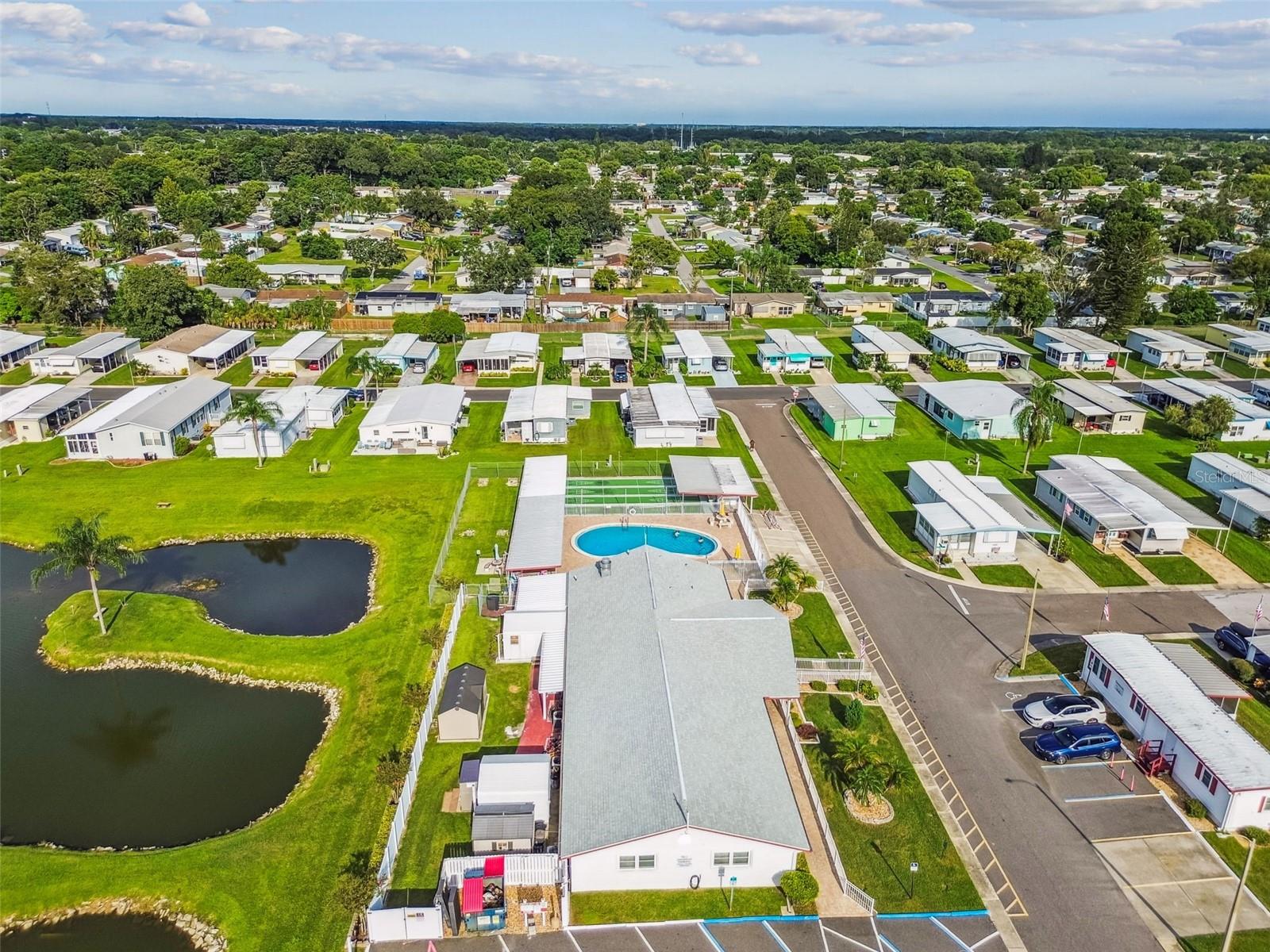 Listing photo id 69 for 3211 Southport Drive