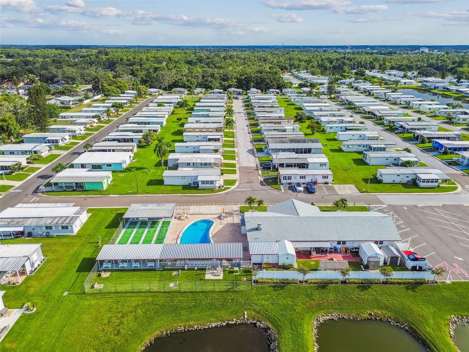 Listing photo id 72 for 3211 Southport Drive
