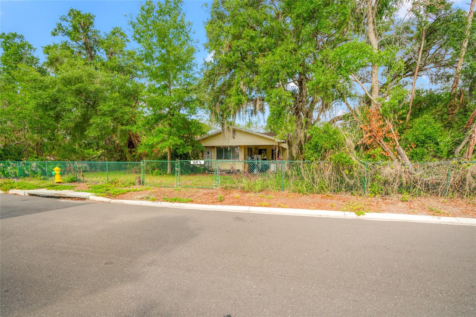 Image 3 of 17 For 3611 Reynolds Street 1-2