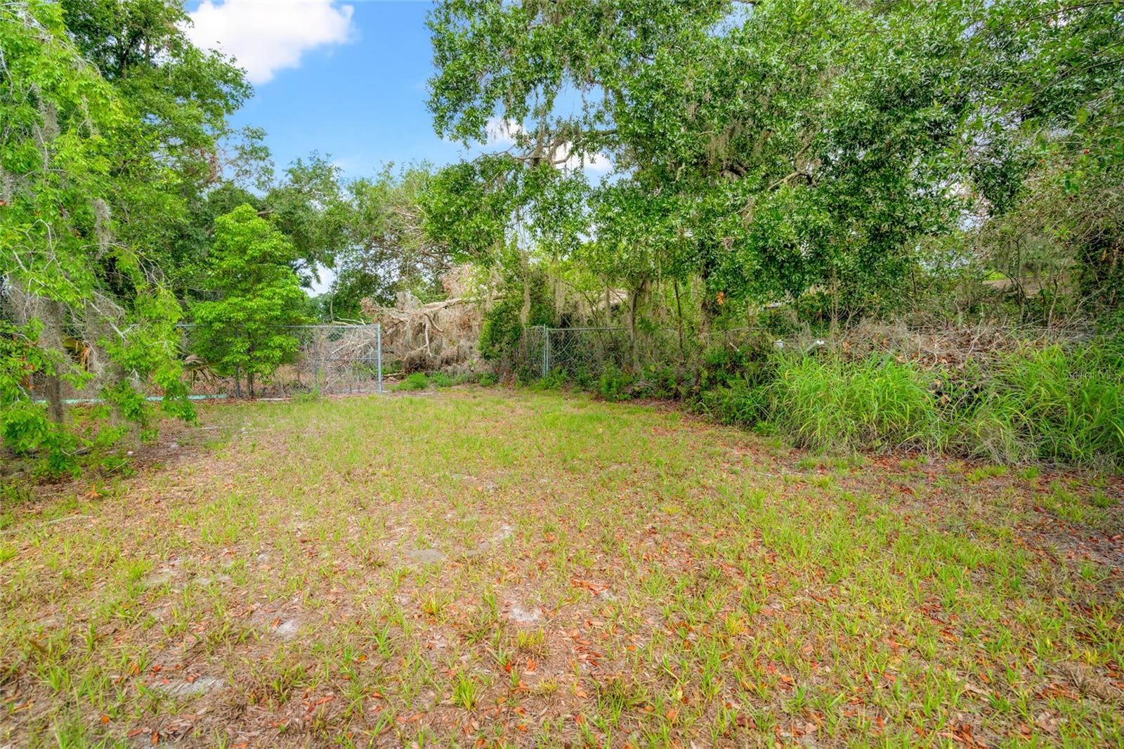 Image 6 of 17 For 3611 Reynolds Street 1-2
