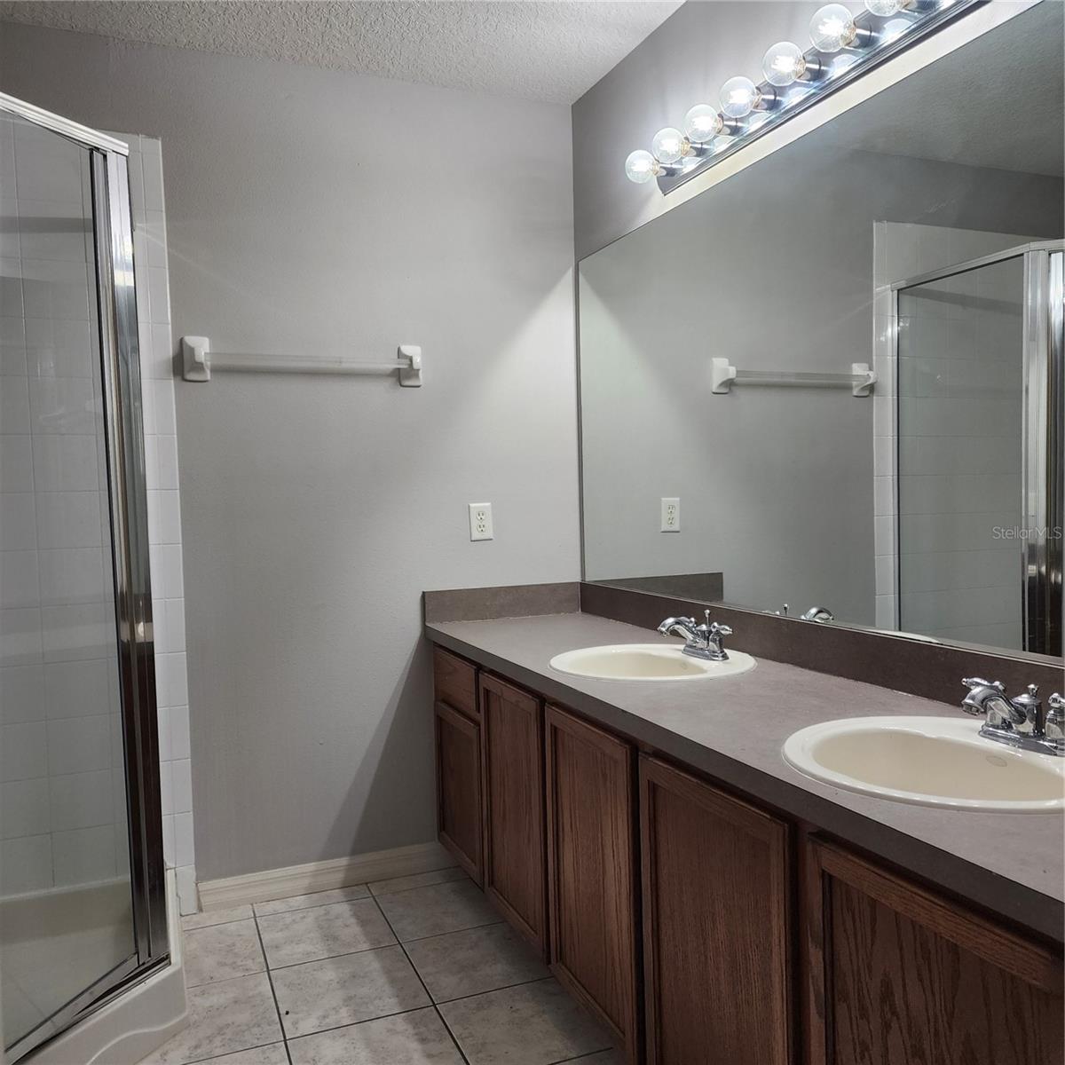 Image 11 of 18 For 9084 Iron Oak Avenue