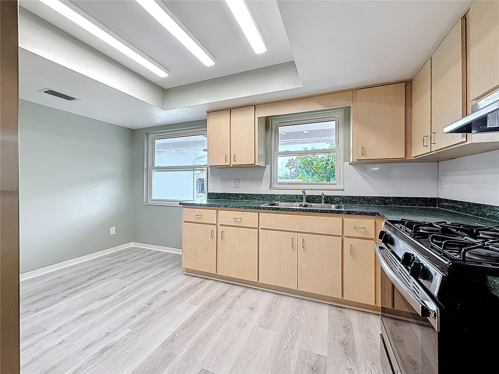 Image 11 of 49 For 1013 55th Terrace S