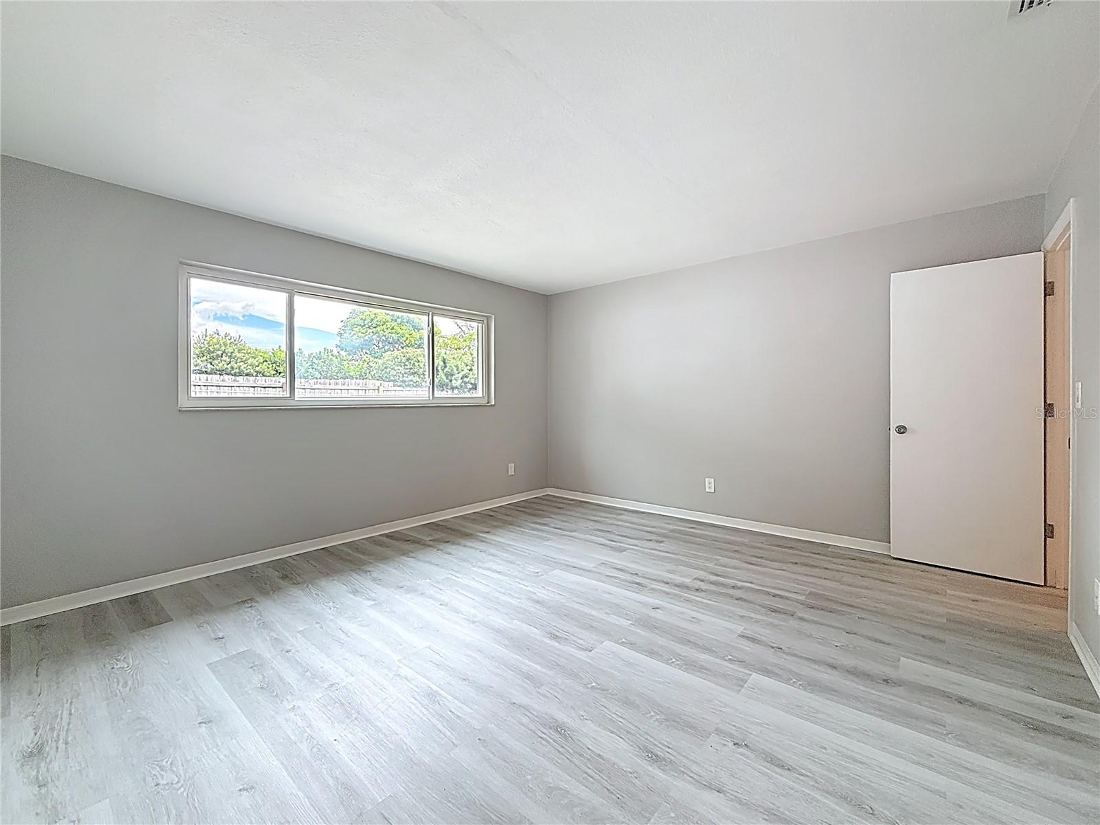 Image 15 of 49 For 1013 55th Terrace S