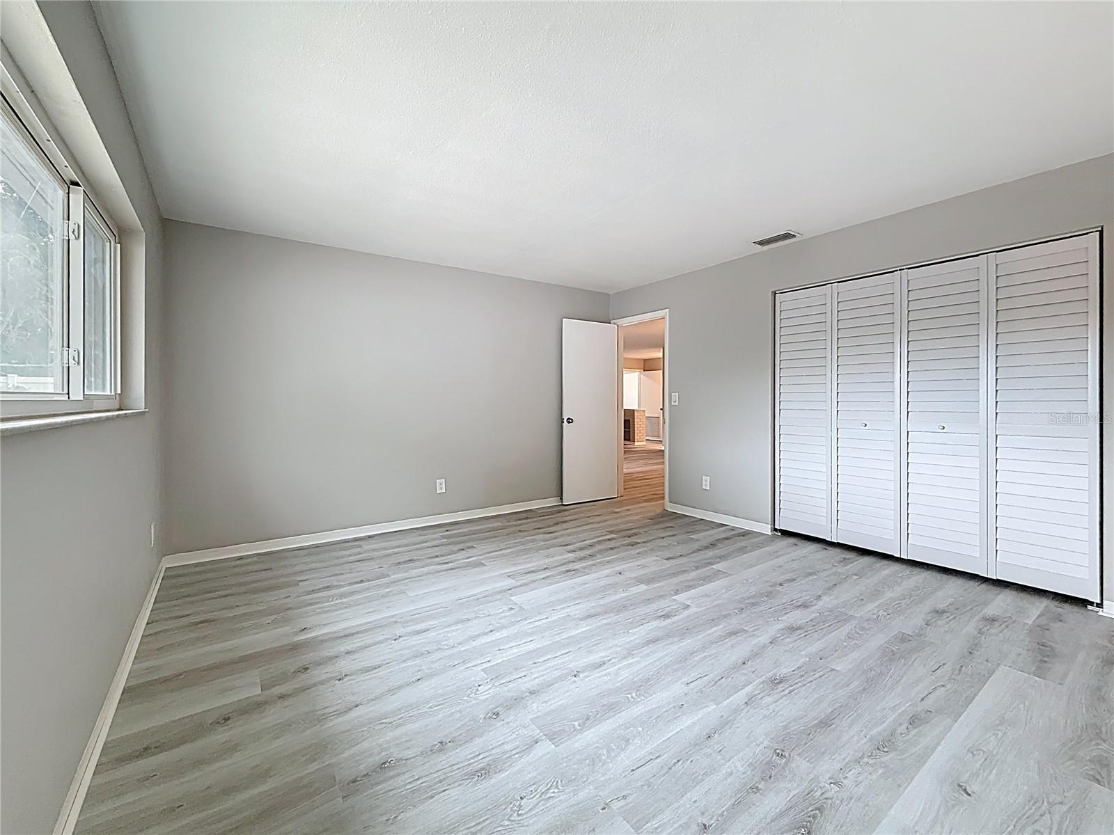 Image 16 of 49 For 1013 55th Terrace S
