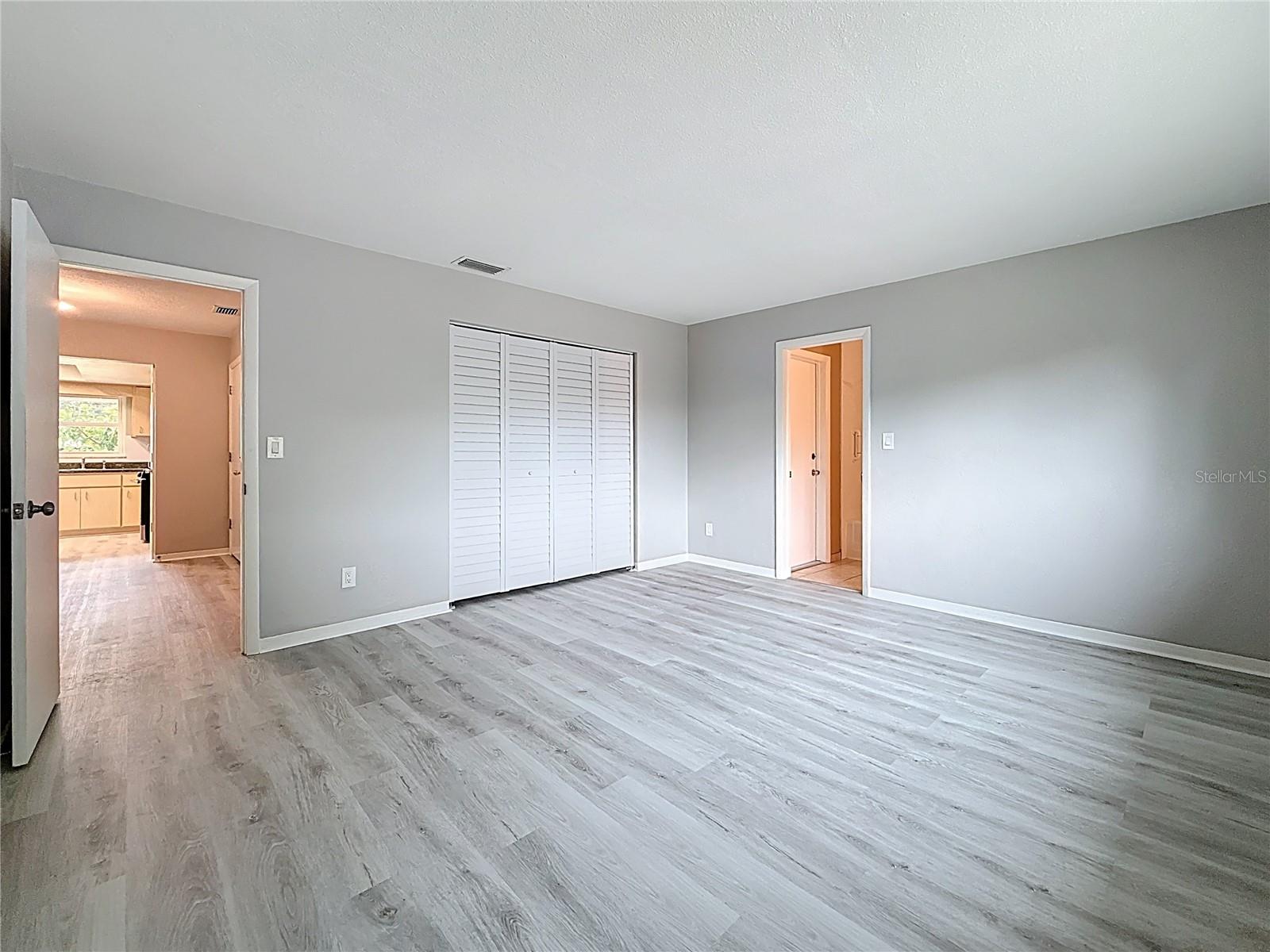 Image 17 of 49 For 1013 55th Terrace S