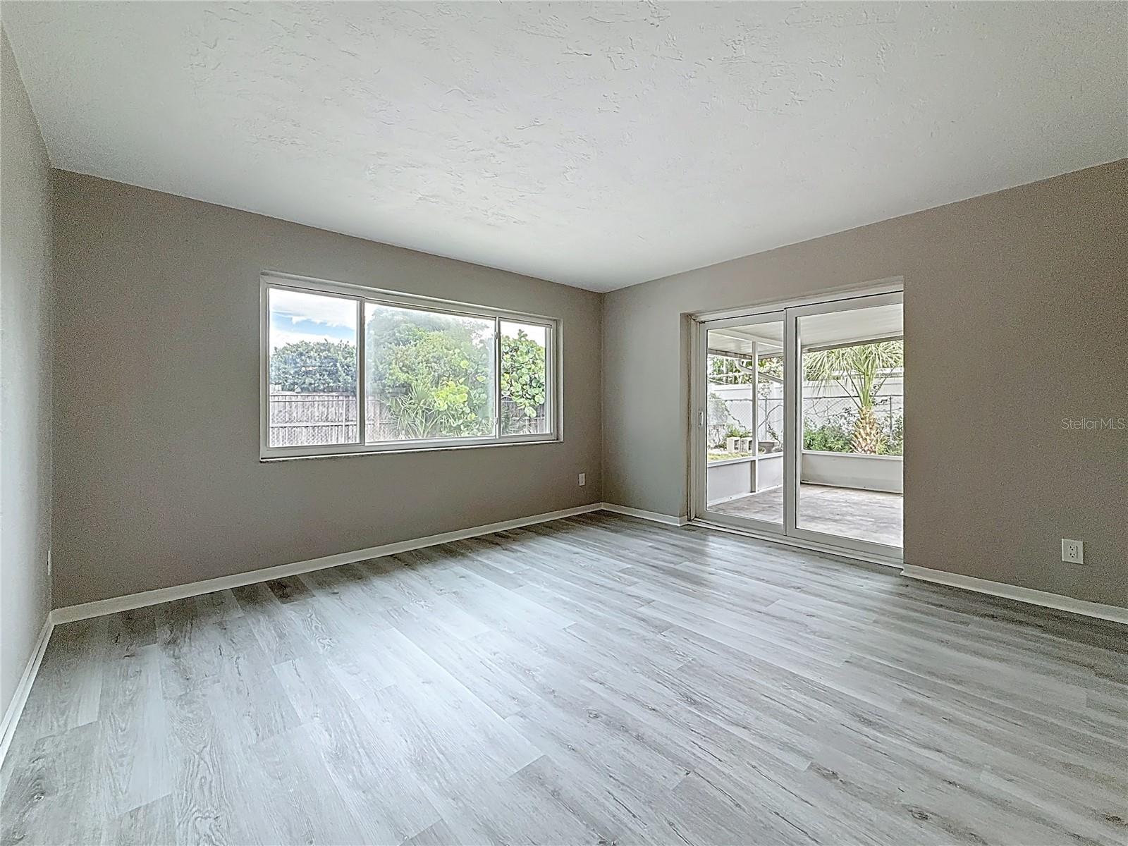 Image 21 of 49 For 1013 55th Terrace S