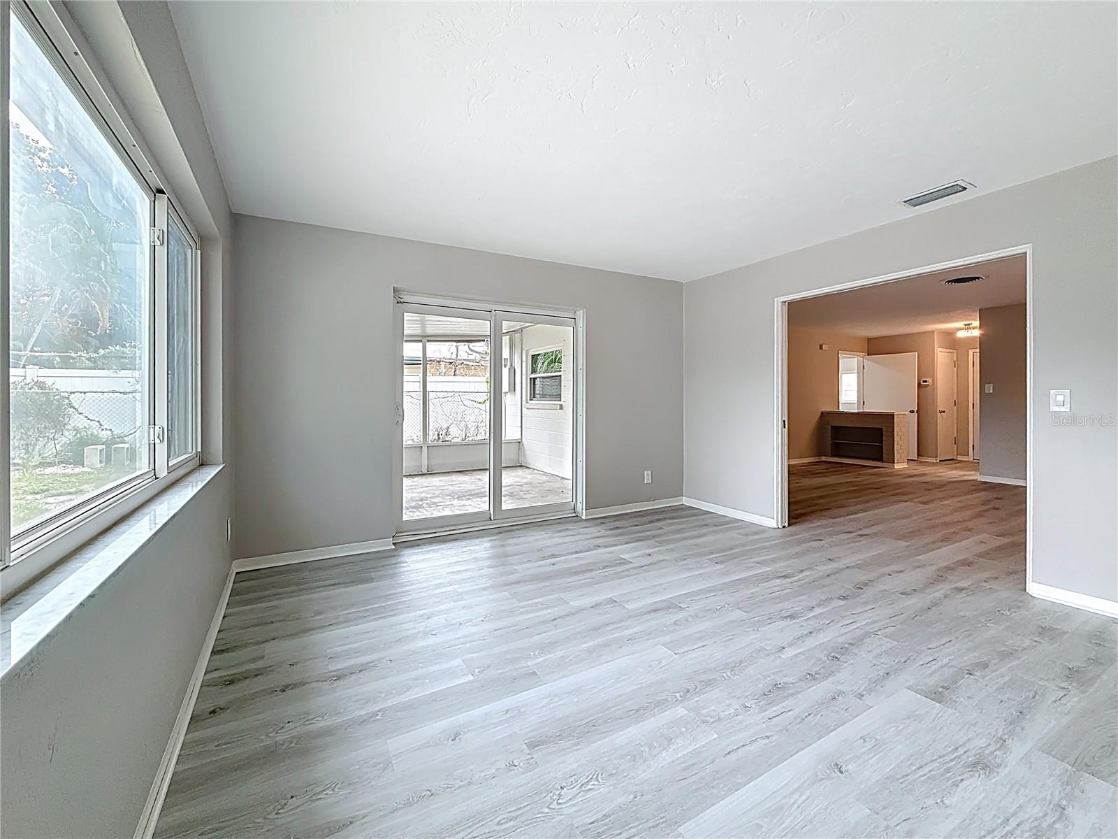 Image 22 of 49 For 1013 55th Terrace S