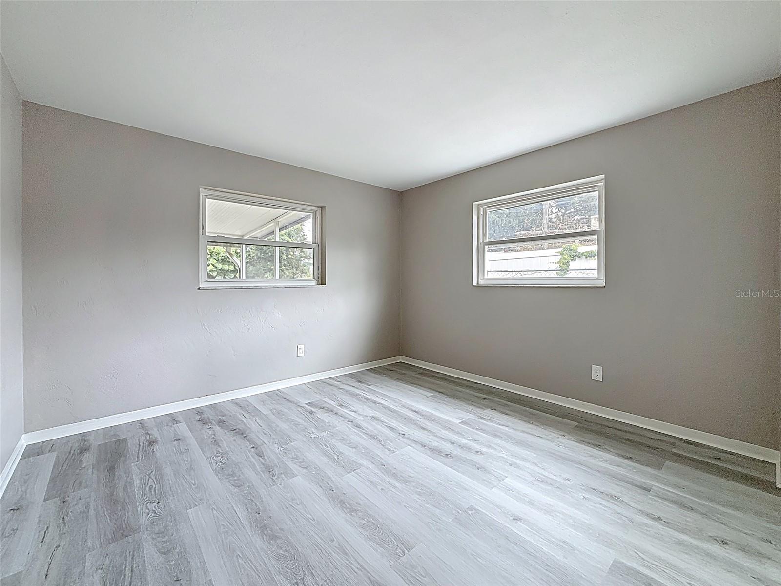 Image 25 of 49 For 1013 55th Terrace S