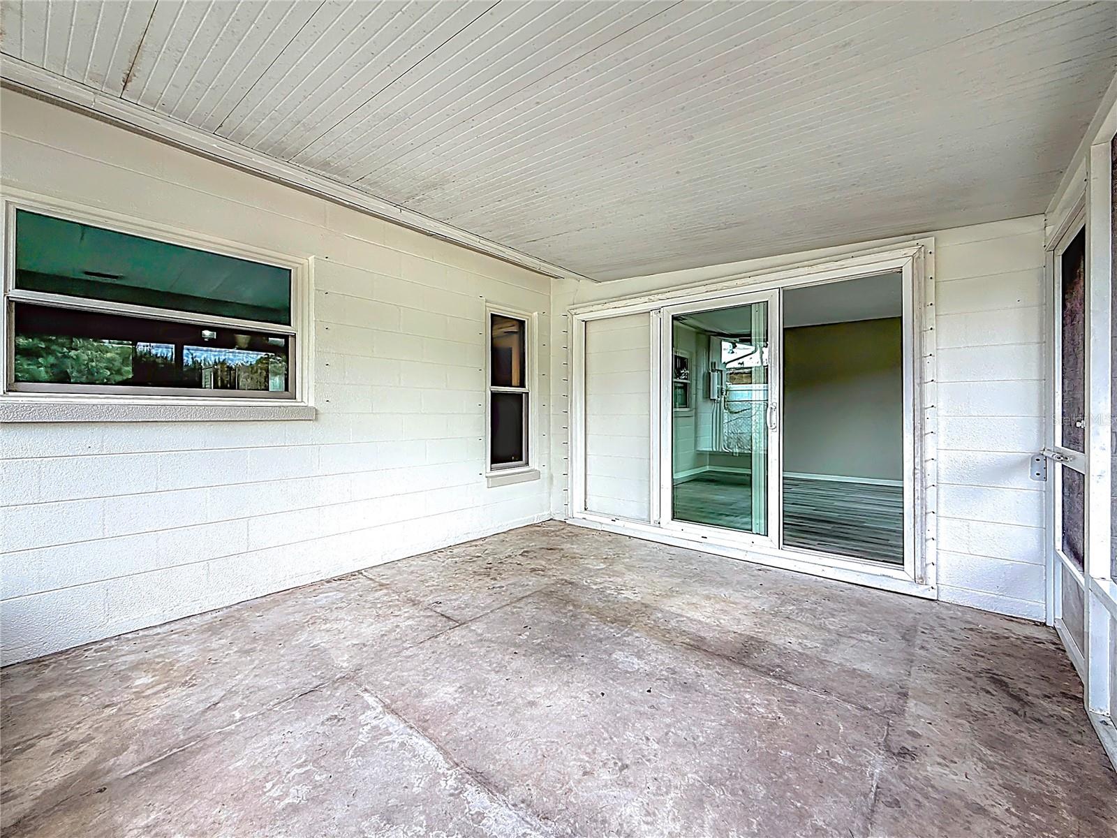 Image 40 of 49 For 1013 55th Terrace S