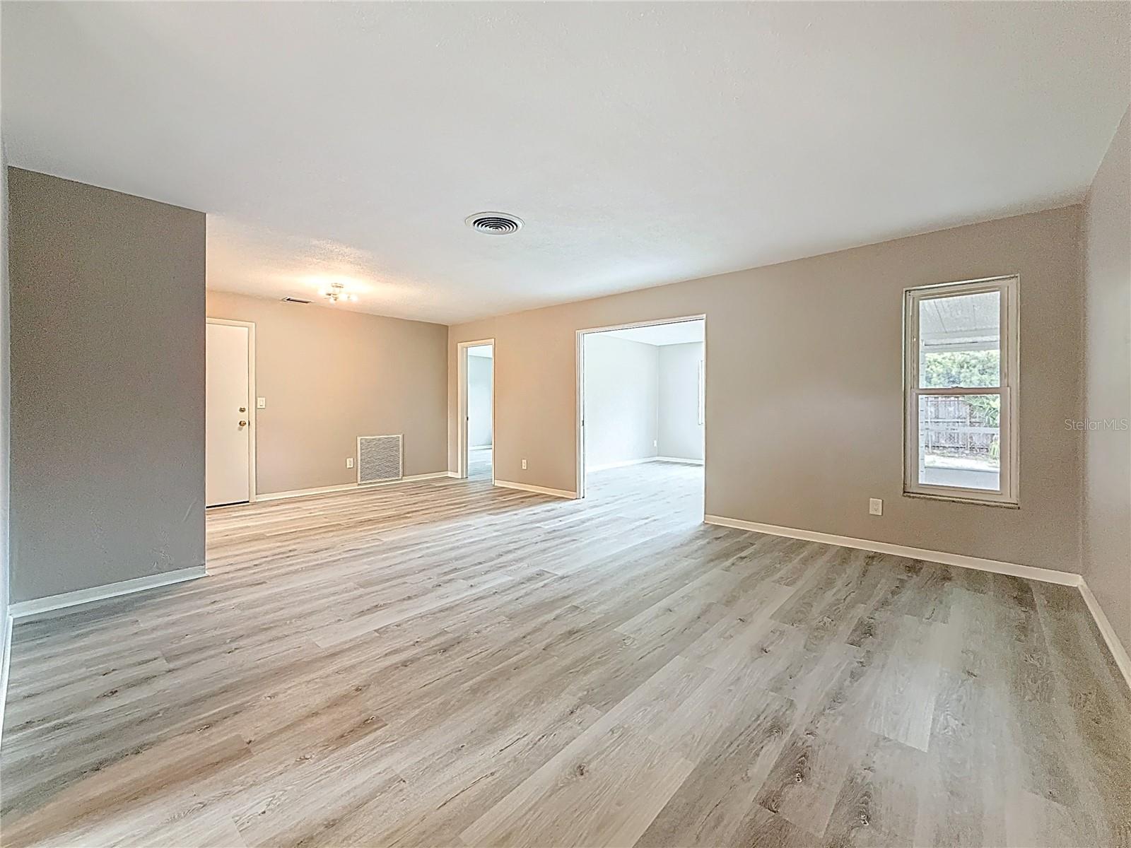 Image 6 of 49 For 1013 55th Terrace S