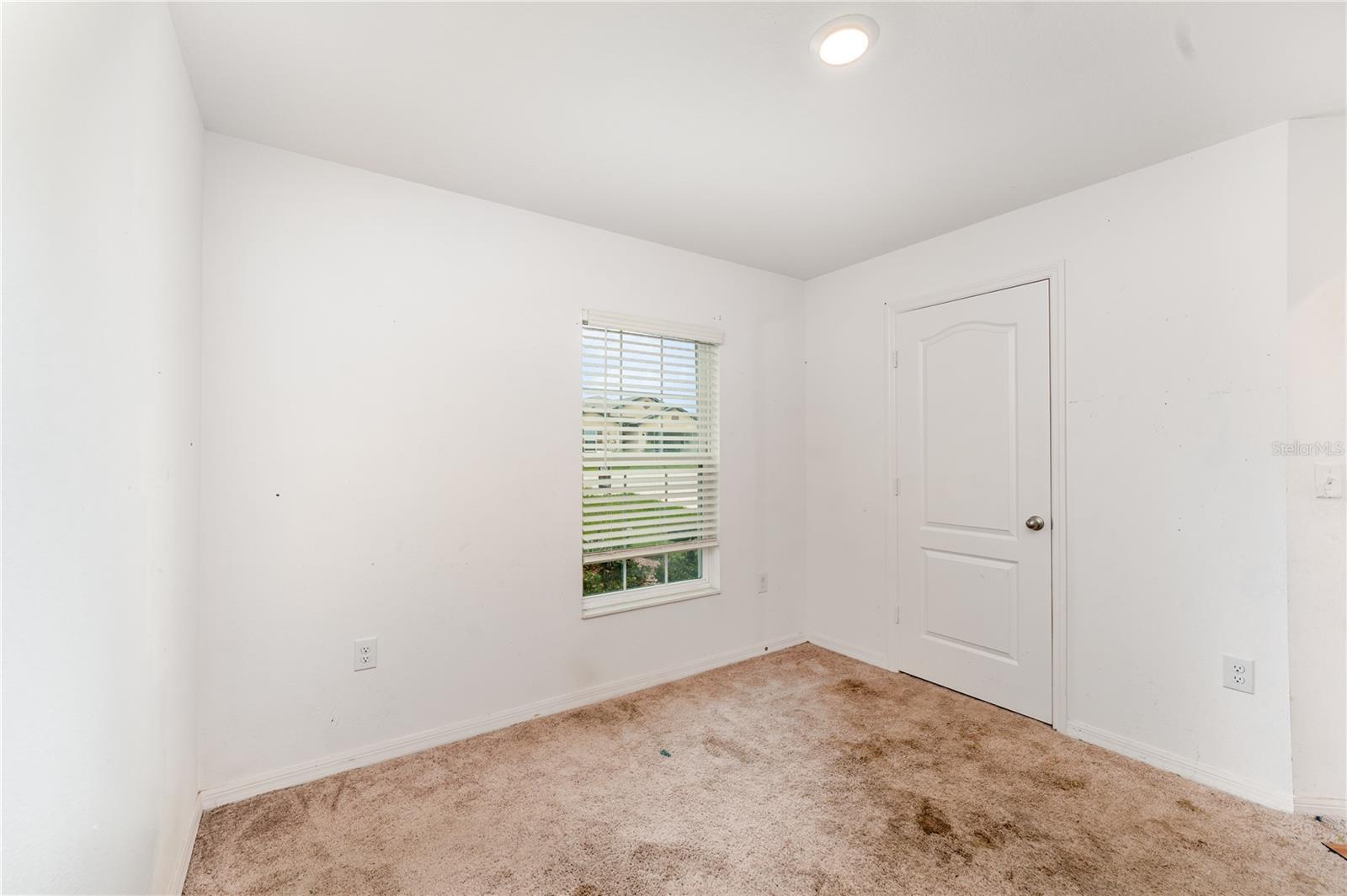 Image 14 of 30 For 1372 Swan Lake Circle