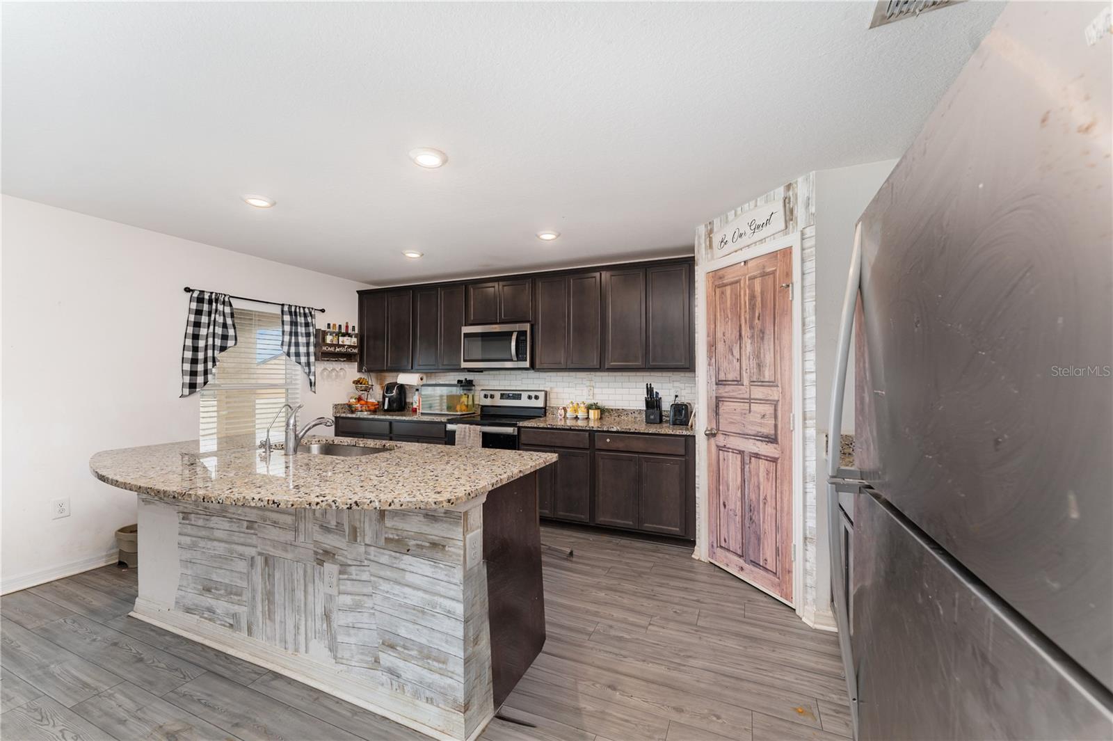 Image 3 of 30 For 1372 Swan Lake Circle