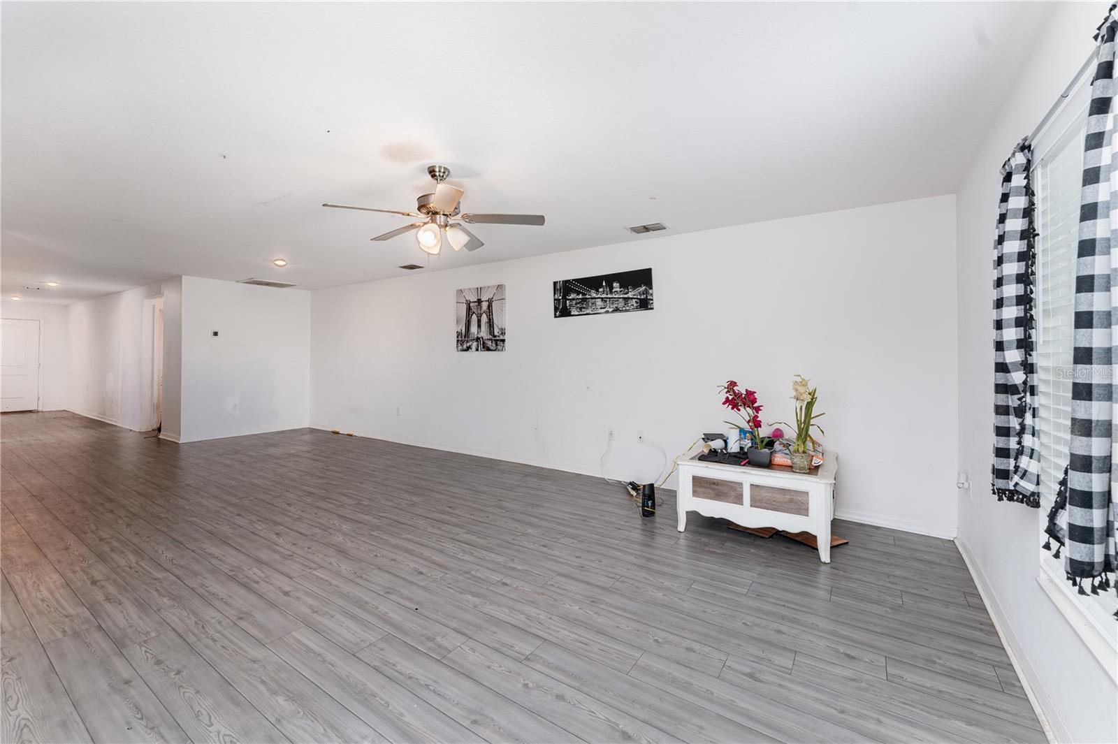 Image 4 of 30 For 1372 Swan Lake Circle