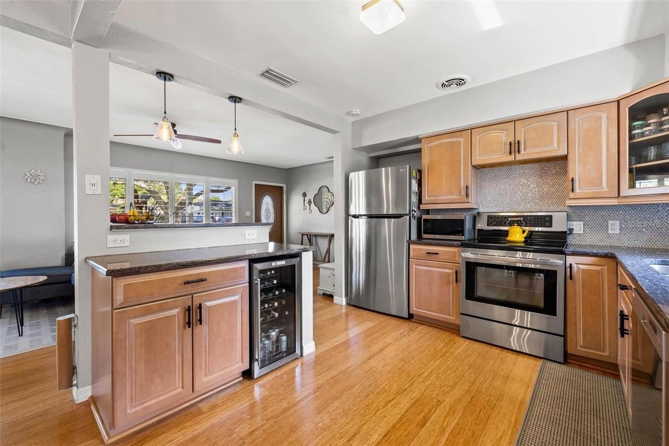 Image 4 of 8 For 4126 25th Avenue N