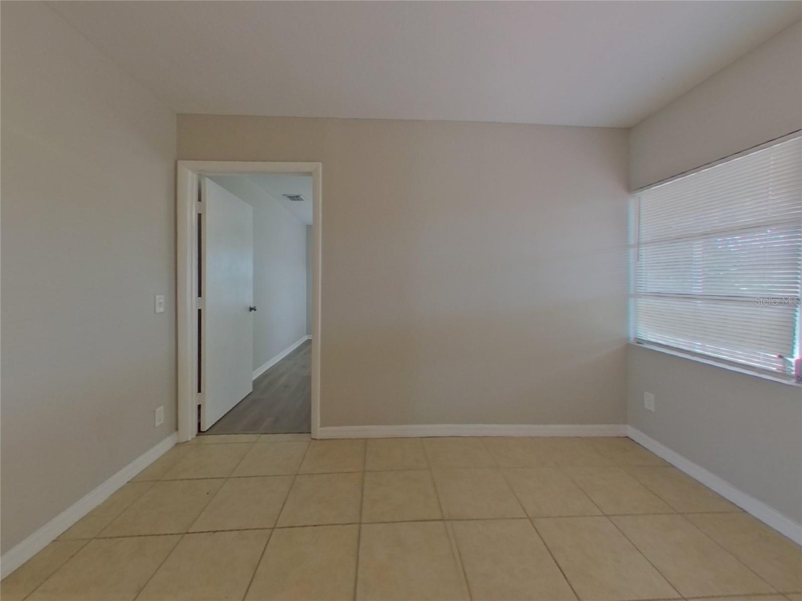 Image 4 of 16 For 2131 Greenbriar Boulevard