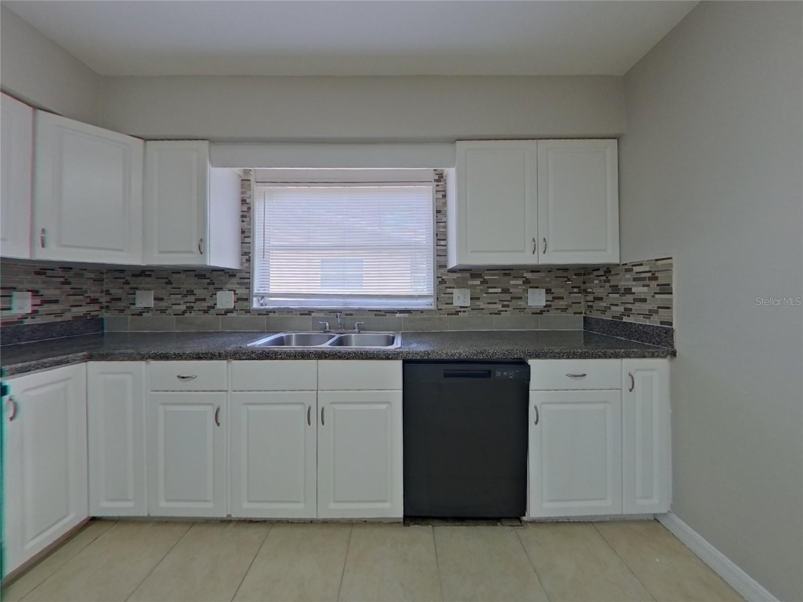 Image 6 of 16 For 2131 Greenbriar Boulevard