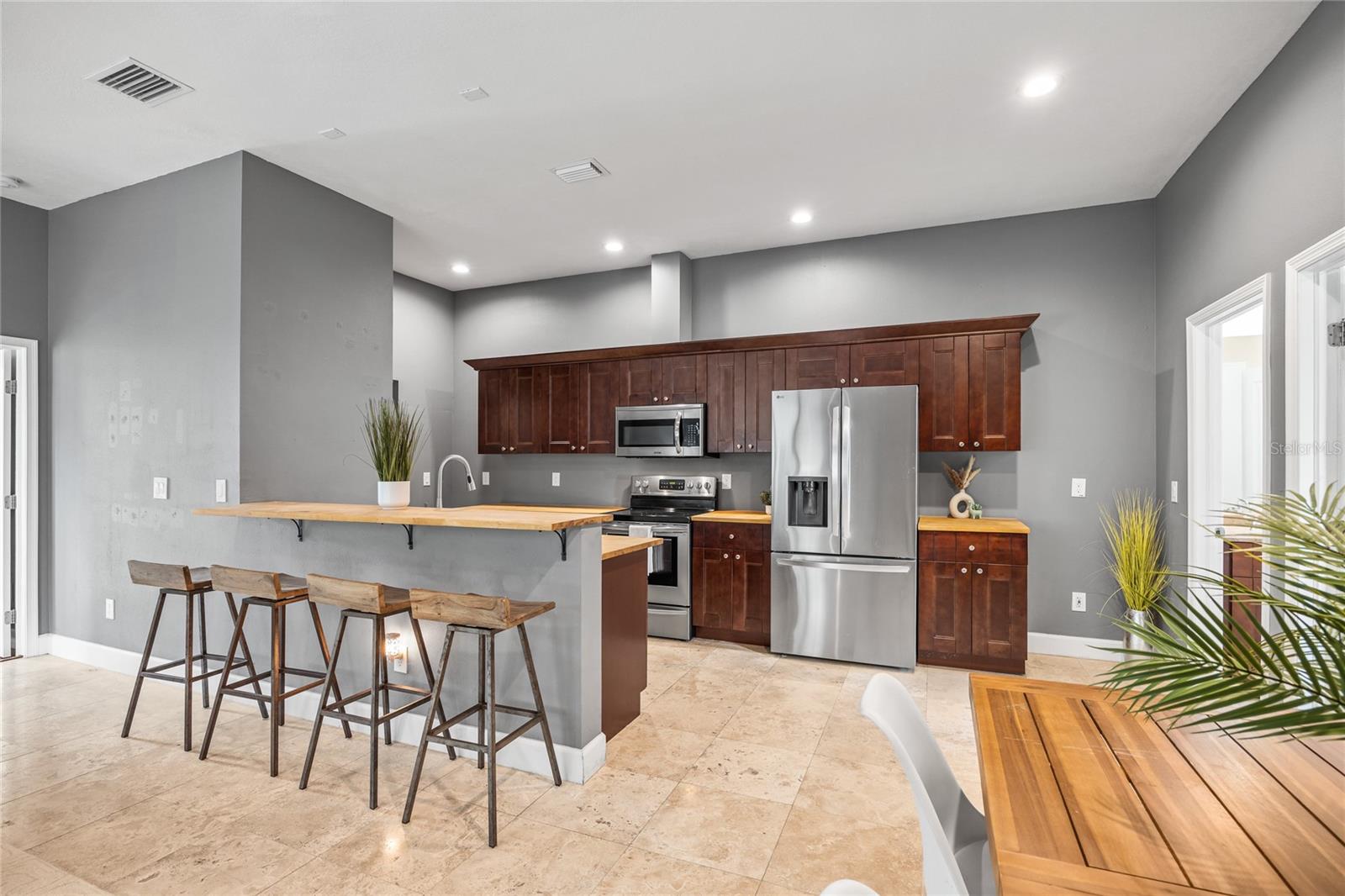 Image 10 of 36 For 714 22nd Street
