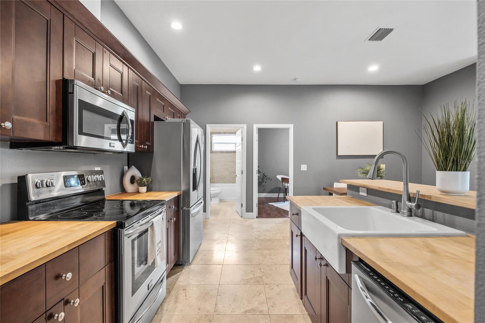 Image 12 of 36 For 714 22nd Street