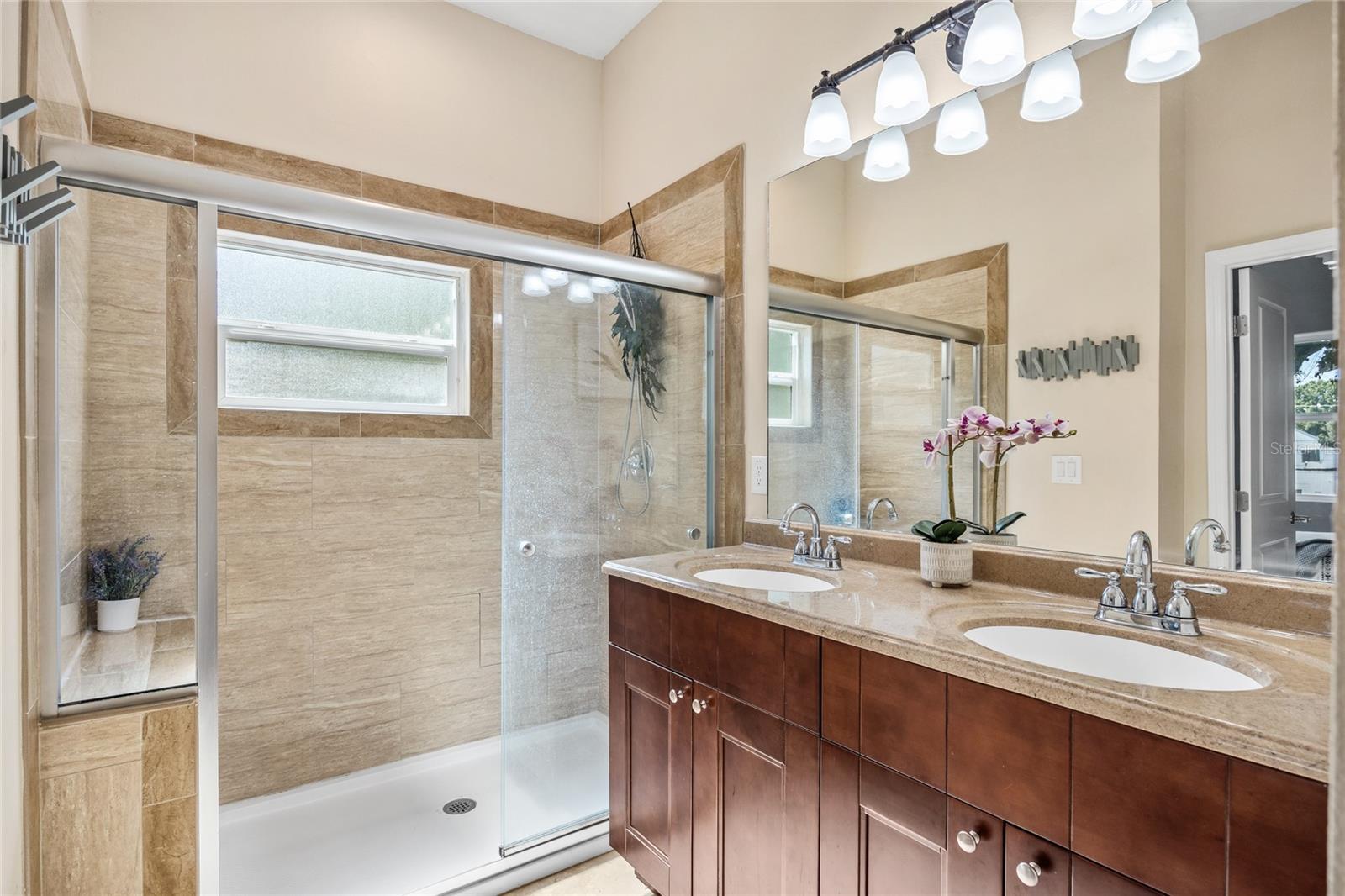 Image 19 of 36 For 714 22nd Street