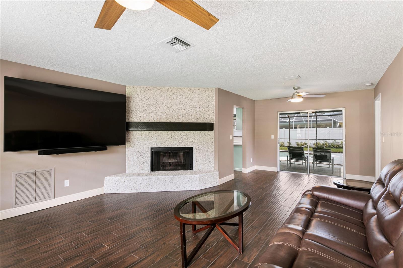 Image 12 of 40 For 2813 Meadow Wood Drive