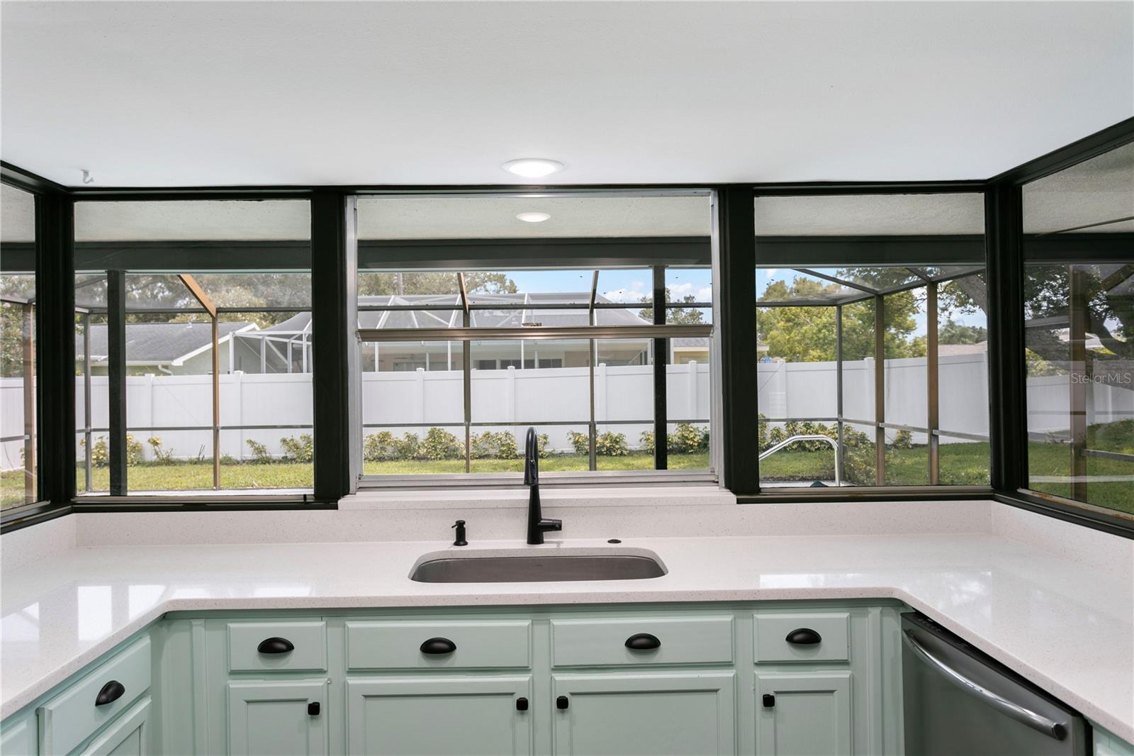 Image 18 of 40 For 2813 Meadow Wood Drive