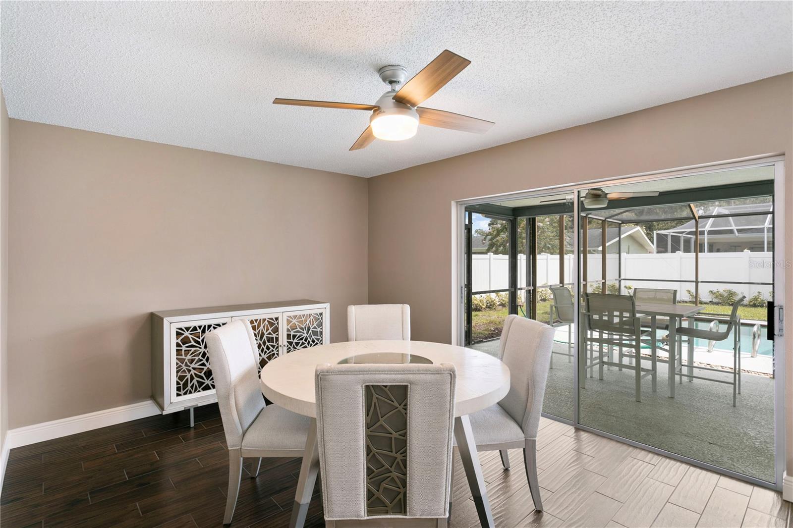 Image 22 of 40 For 2813 Meadow Wood Drive
