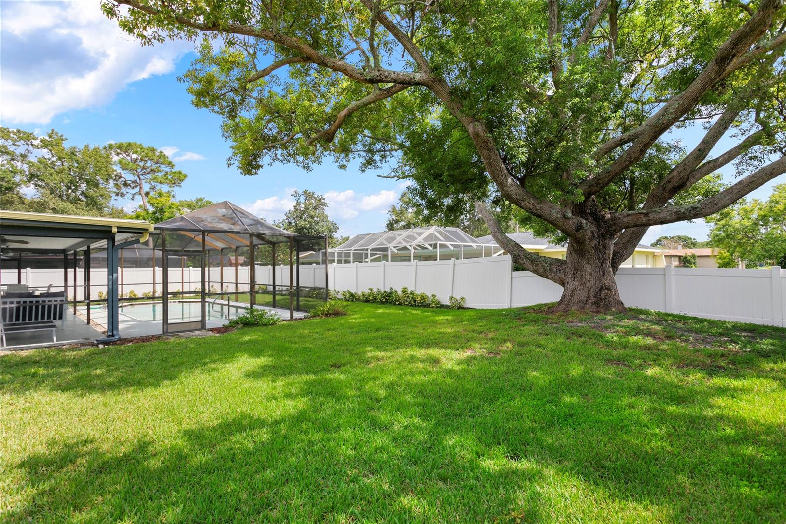 Image 39 of 40 For 2813 Meadow Wood Drive