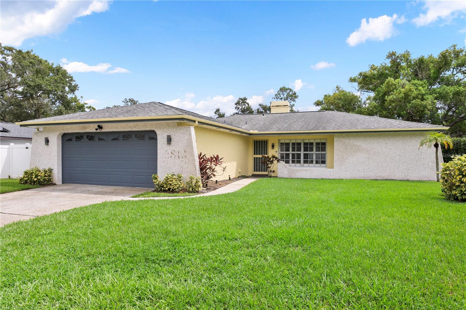 Image 9 of 40 For 2813 Meadow Wood Drive