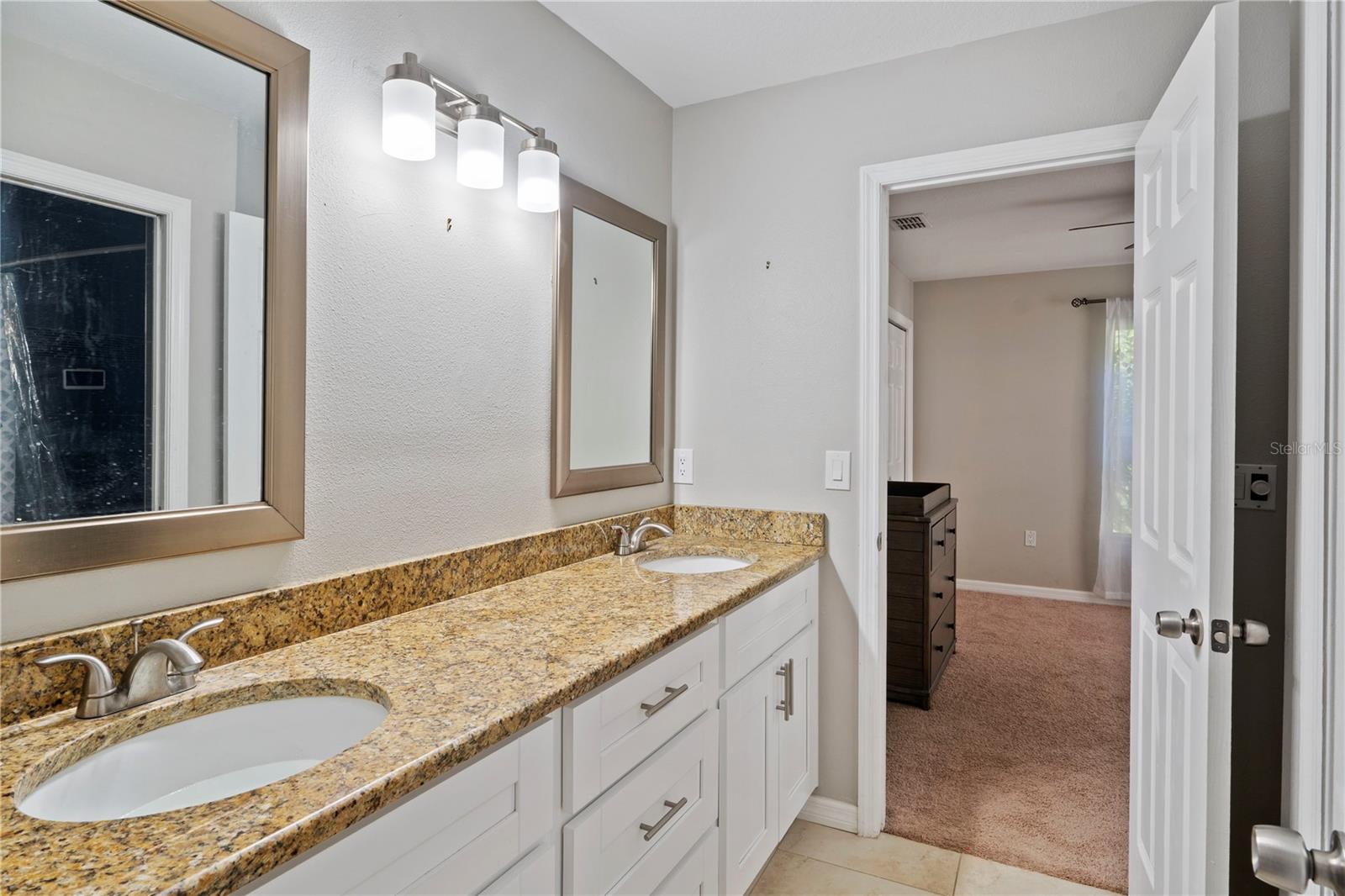 Listing photo id 8 for 37351 Neighbors Path