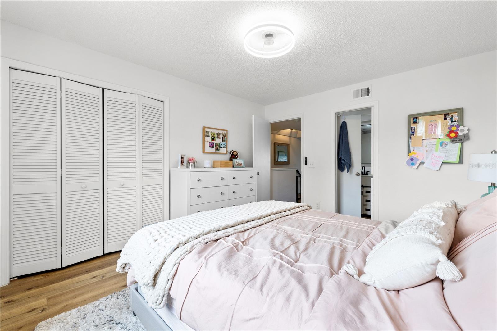 Image 17 of 56 For 9472 Tara Cay Court 2