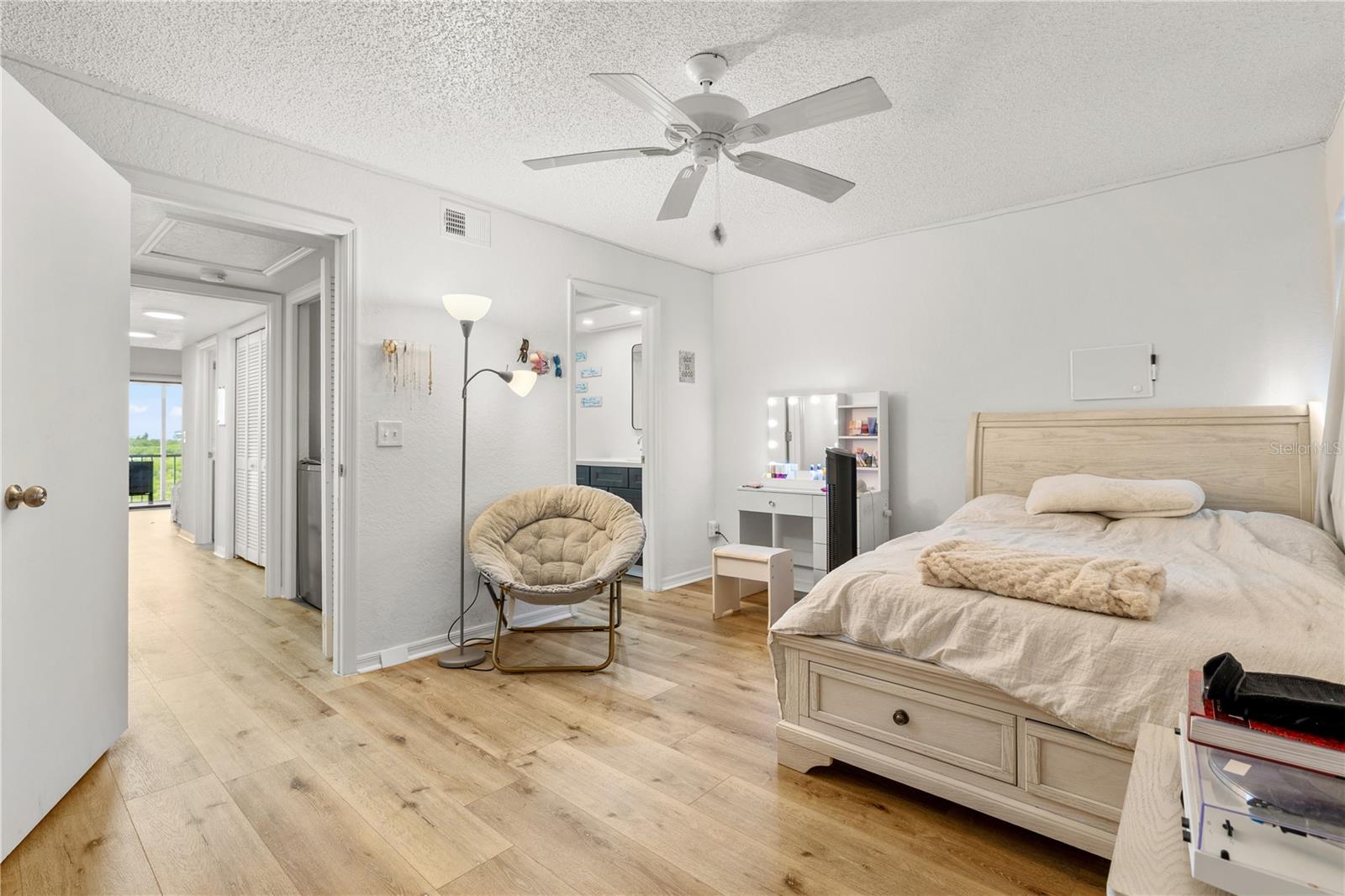 Image 21 of 56 For 9472 Tara Cay Court 2