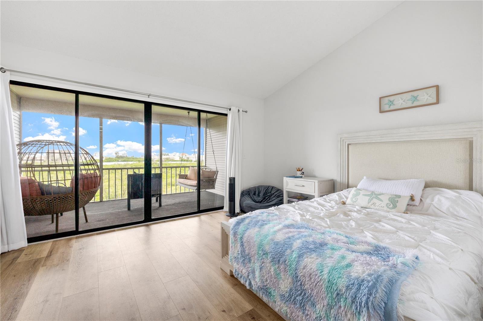 Image 24 of 56 For 9472 Tara Cay Court 2